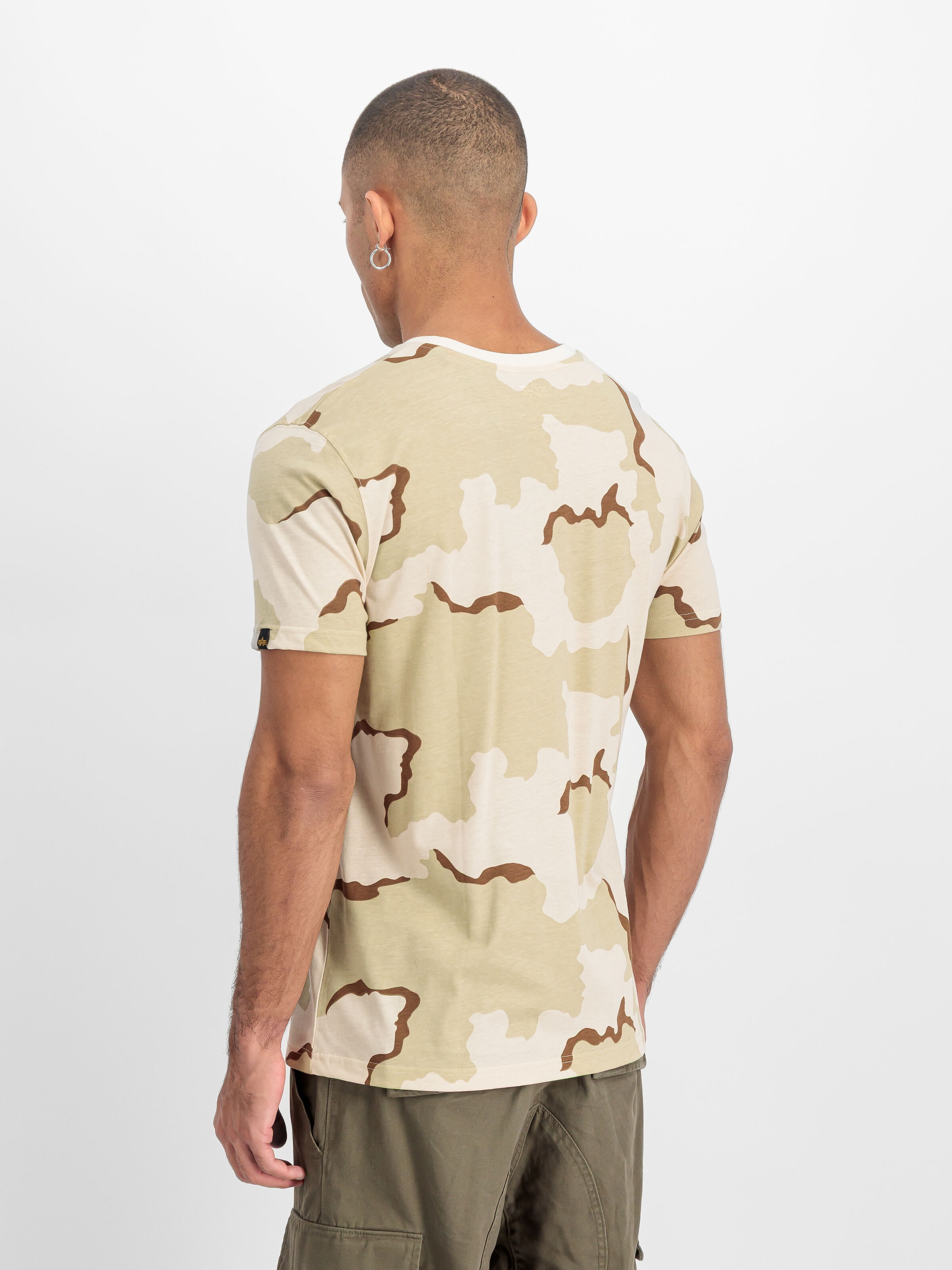 Basic Small Logo Camo T-Shirt desert camo 91 188505C_99_2_model_00003_209794