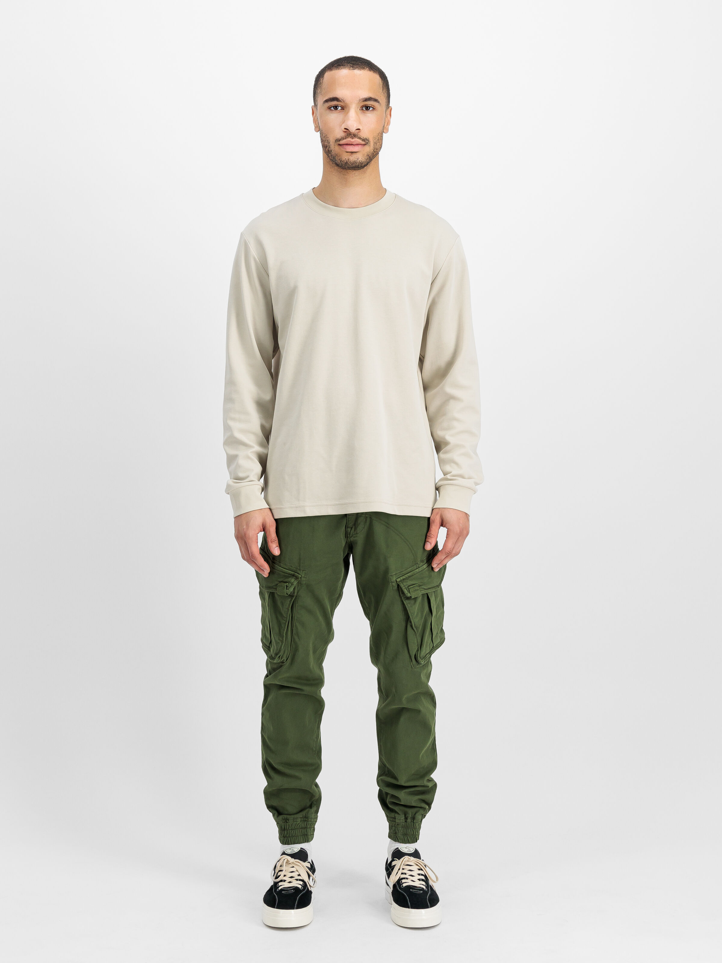 Spy Pant dark olive 116203_142_2_model_00001_126114