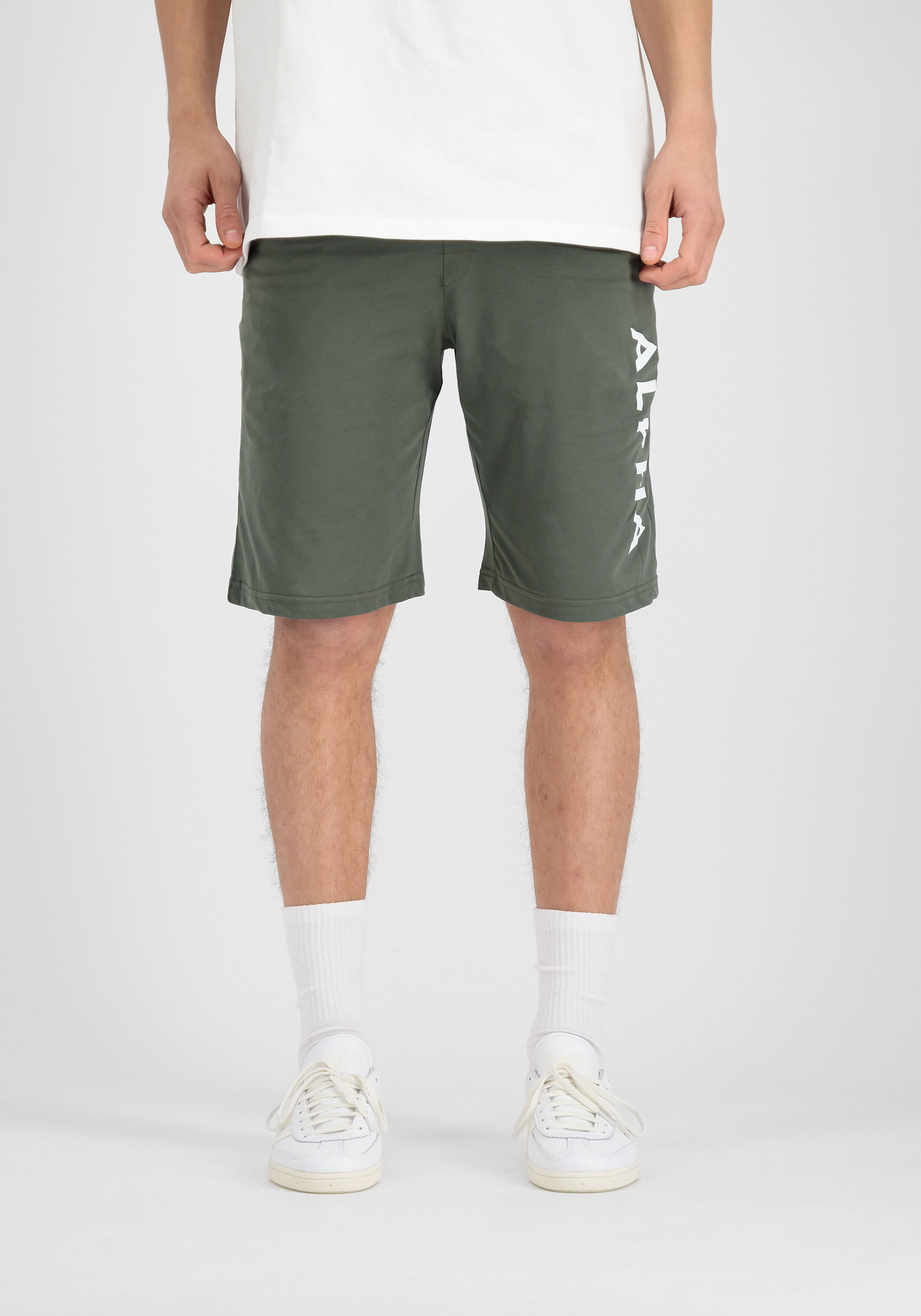 Alpha Jersey Short dark olive 116366_142_00001_123793.jpg