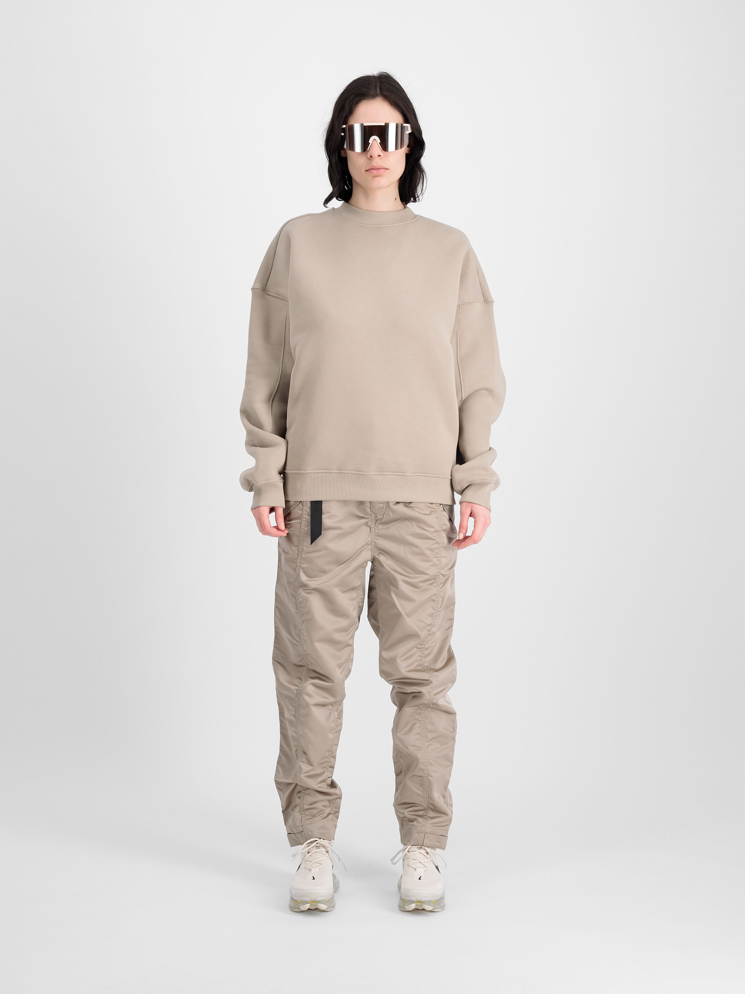 UV Sweatshirt vintage sand 146302UV_679_2_model_00001_103089