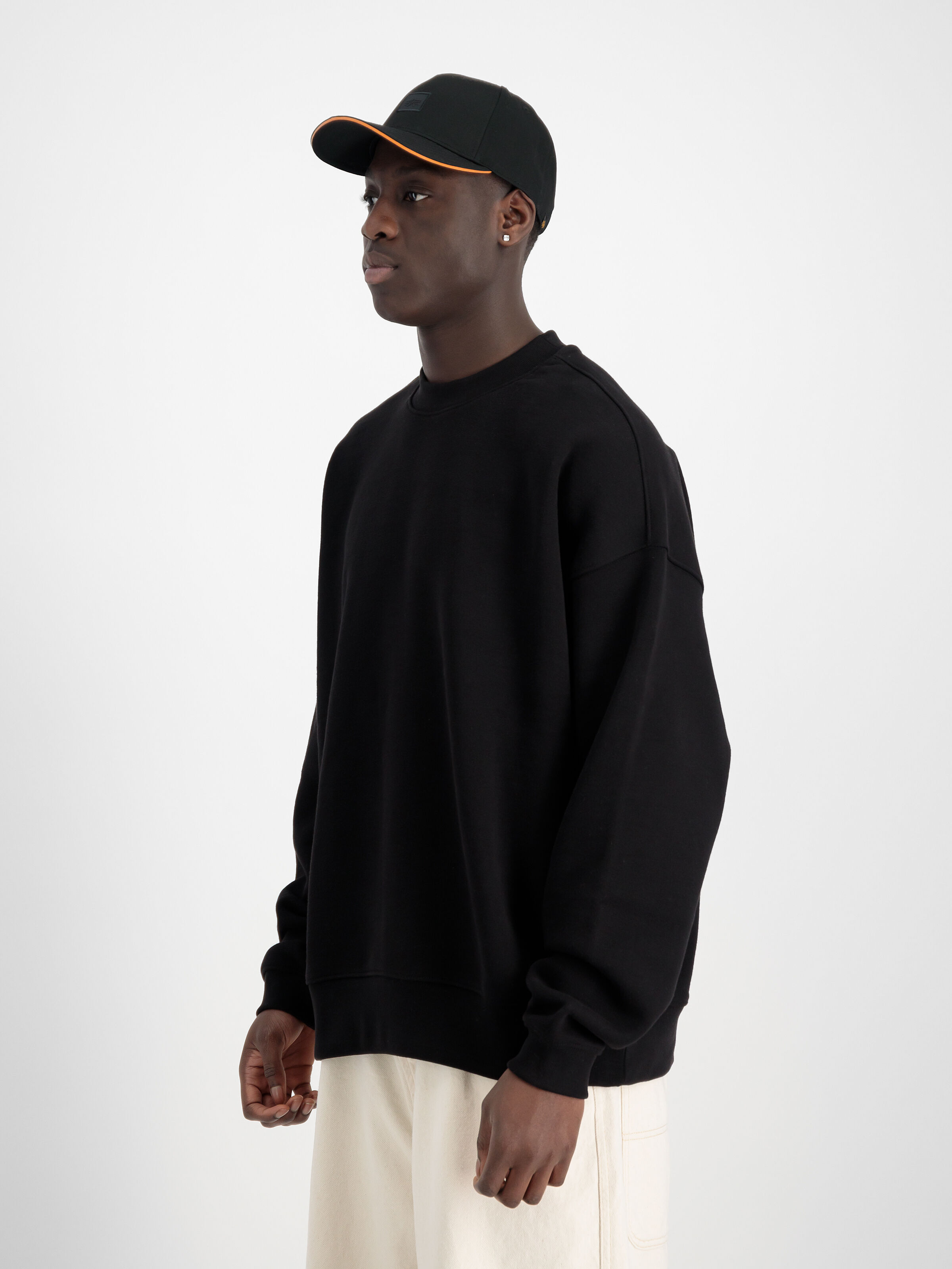 Logo Backprint Sweatshirt black 146304_03_2_model_00003_99212