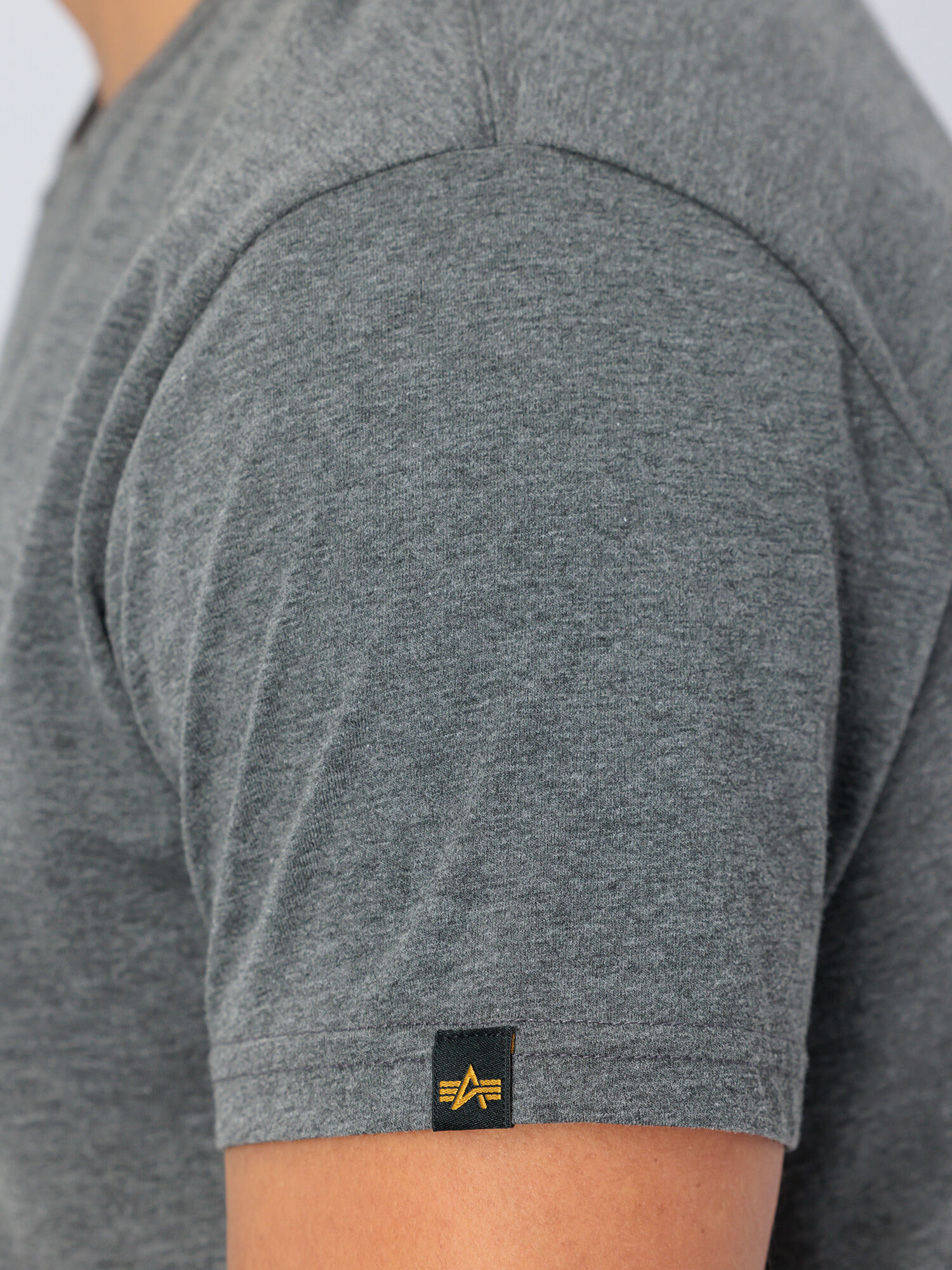 Basic Big Logo T-Shirt charcoal heather/white 100501_597_alpha_industries_basic_t_005_126587