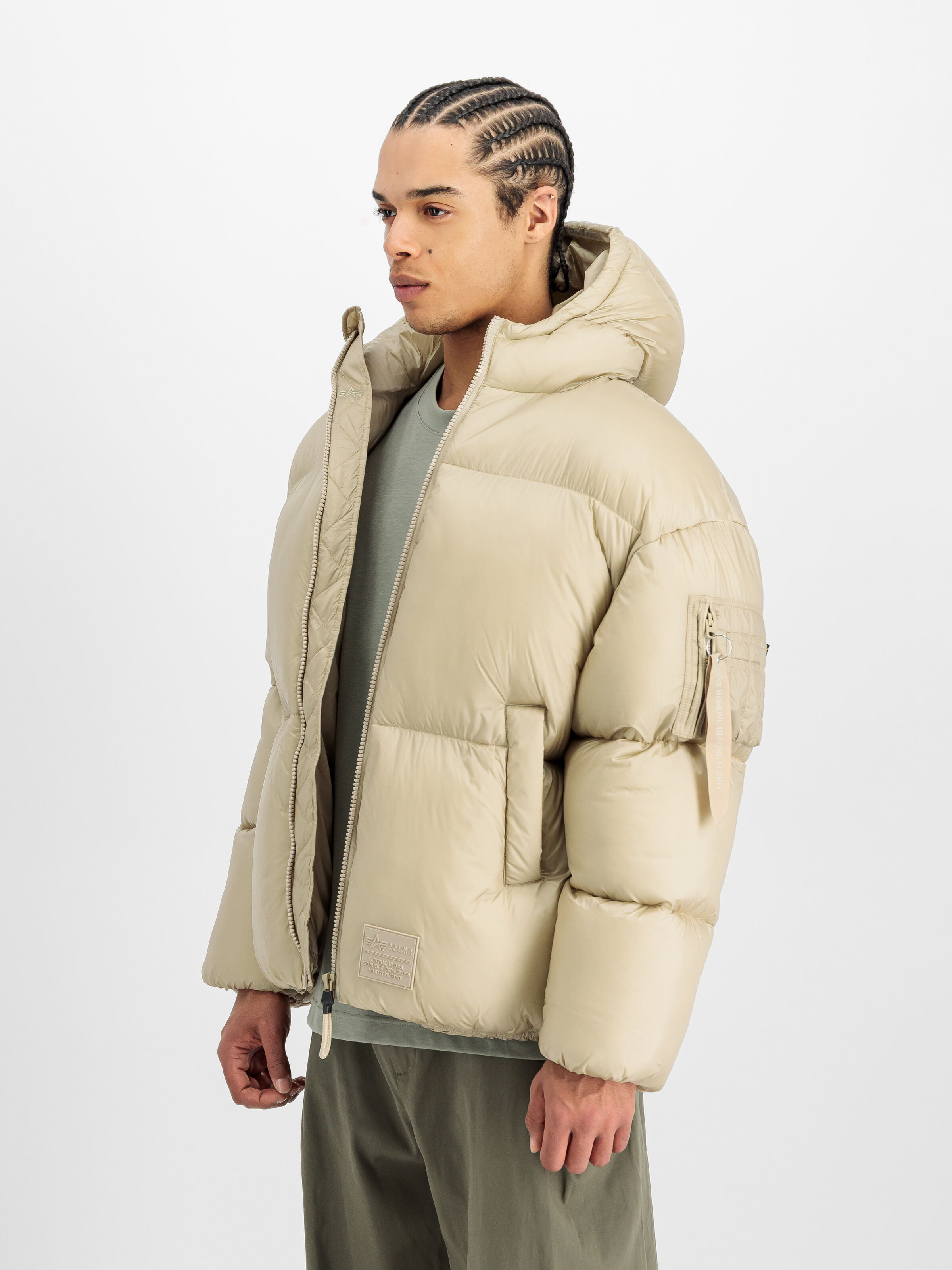 Cloud Puffer Bomber Winter Jacket organic beige 148130_627_2_model_00002_164364