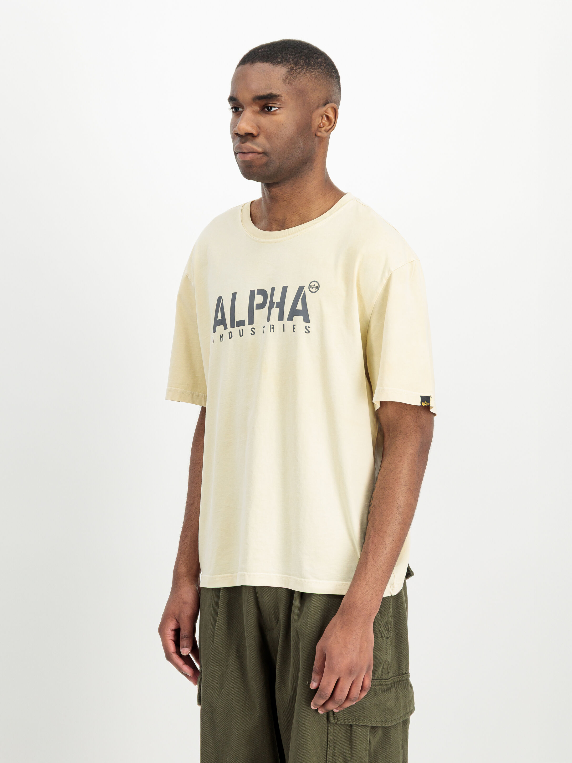 Alpha Stencil T-Shirt vintage white 266555_300_2_model_00002_227110