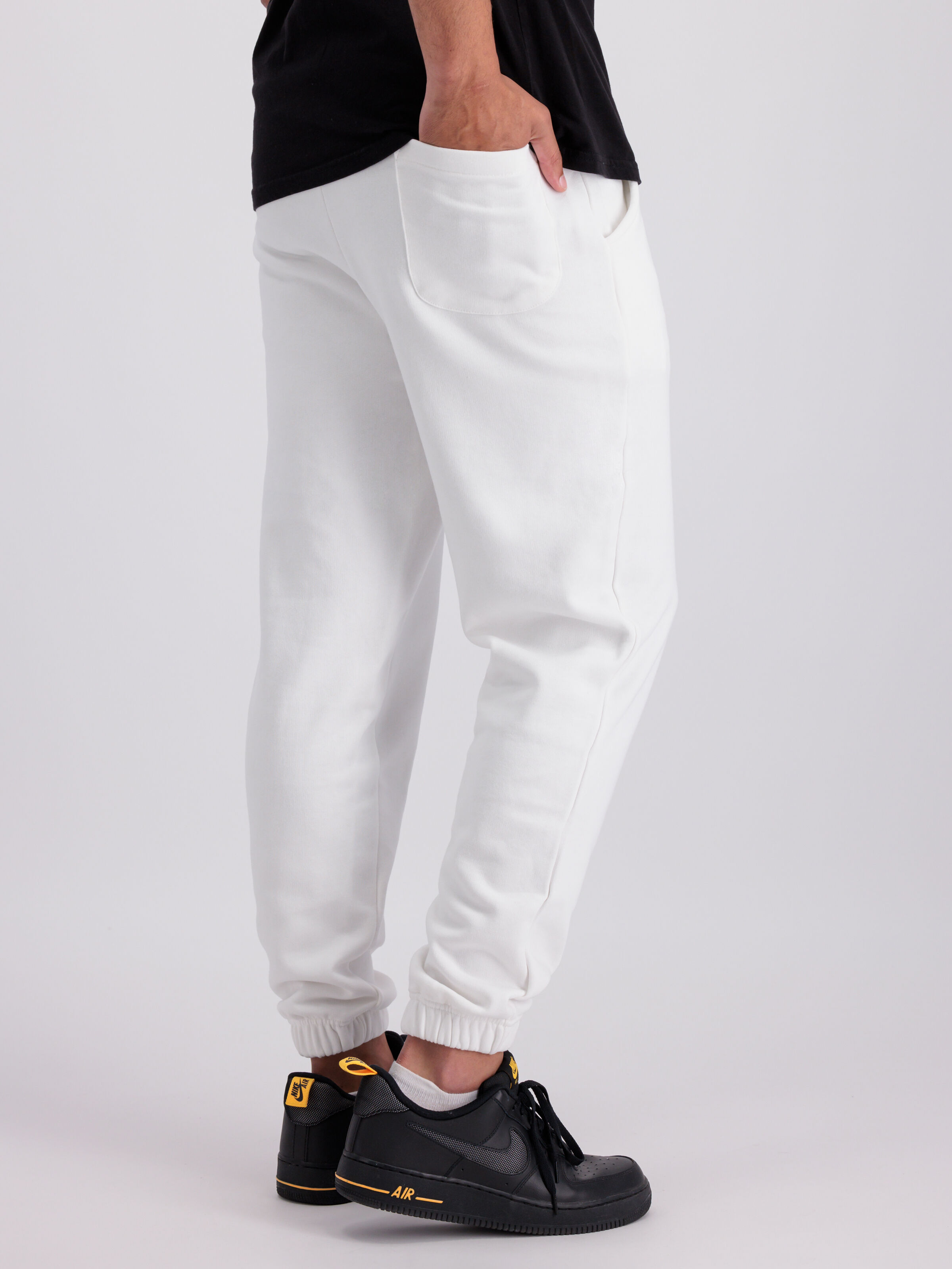 106364_626_alpha_industries_organics_emb_regular_jogger_002_243356
