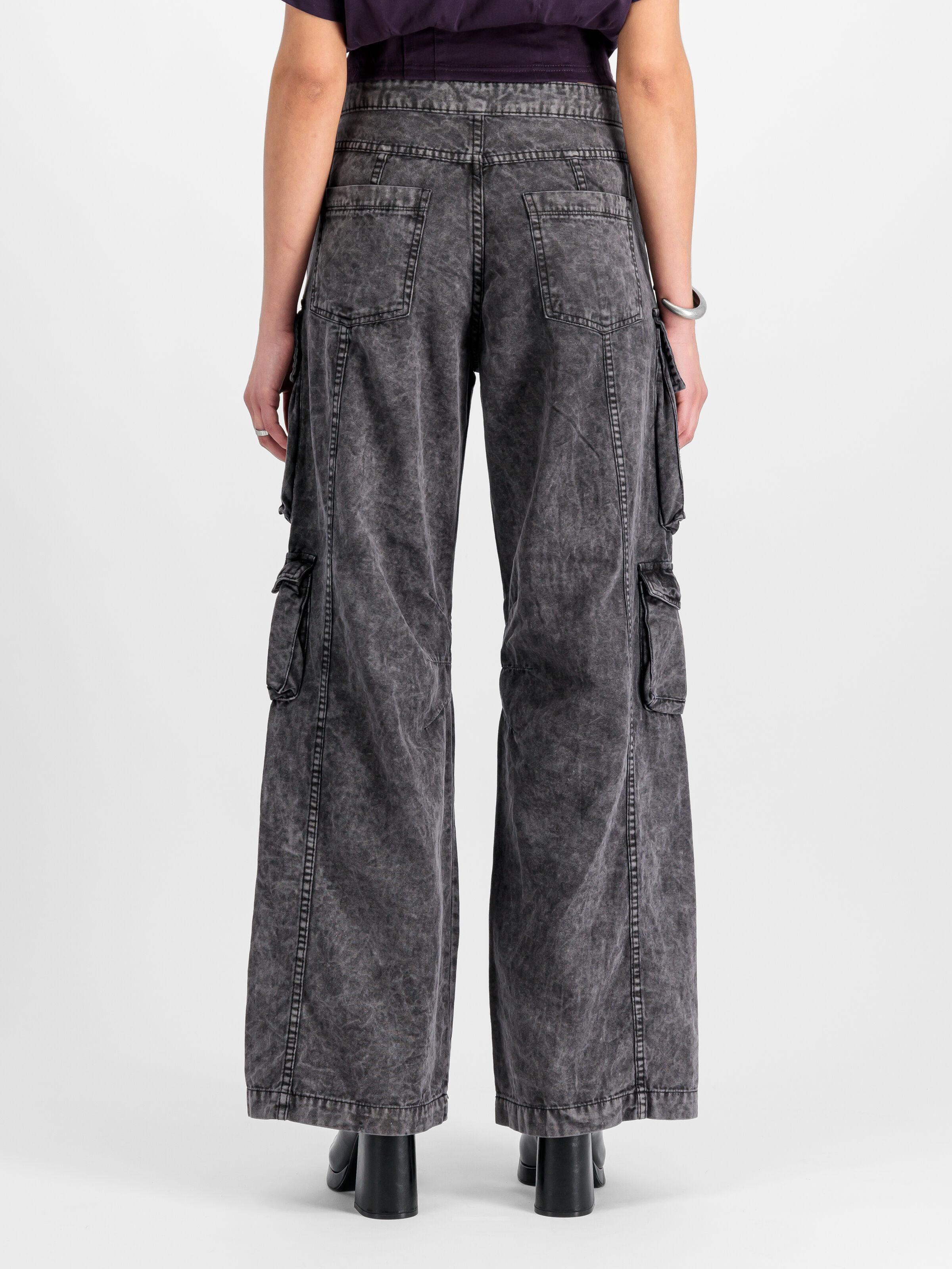 Multipocket Pant Women black 148022_03_2_model_00005_103978