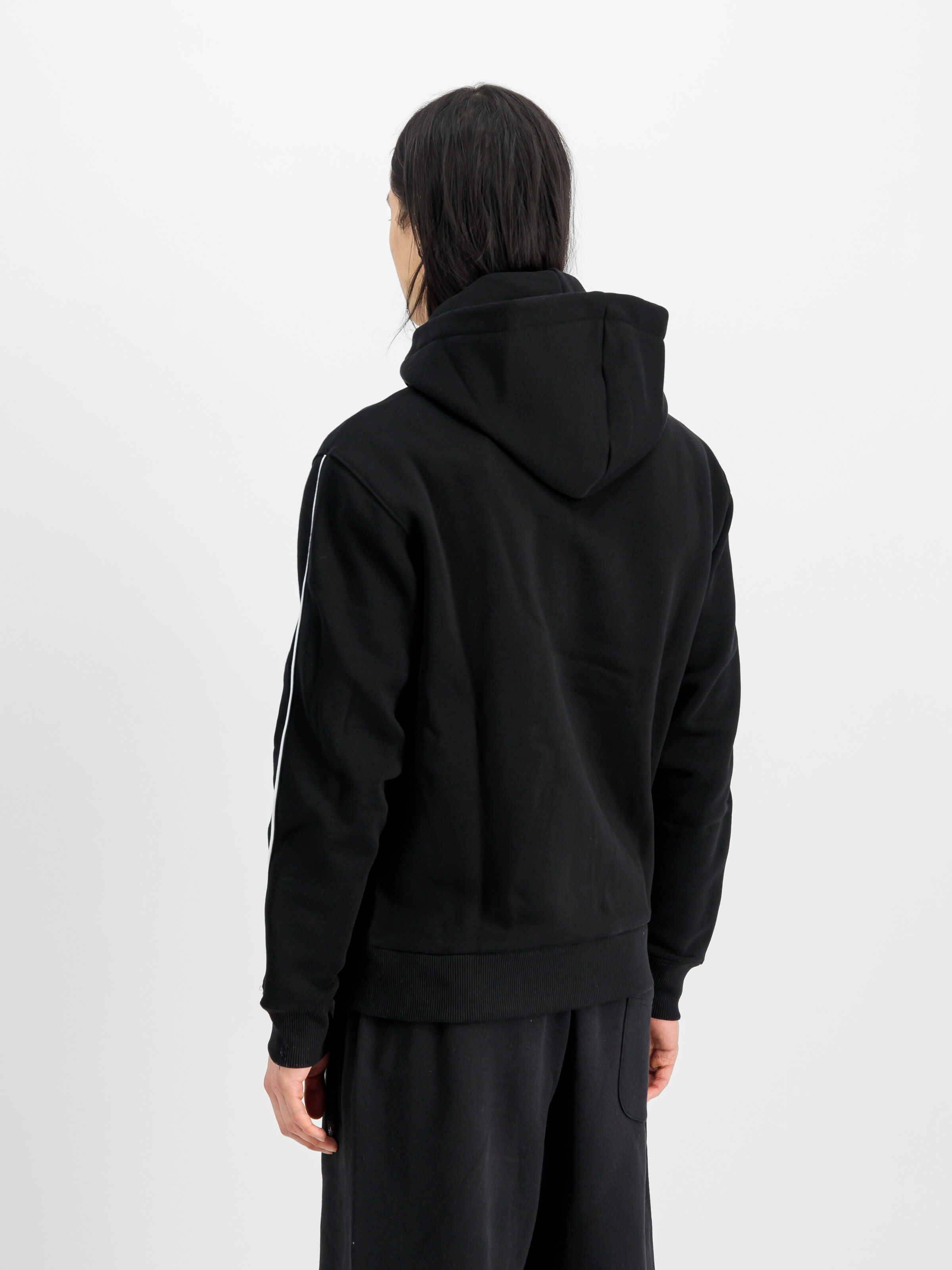 Logo Zip Hoodie black 156337_03_2_model_00004_147655