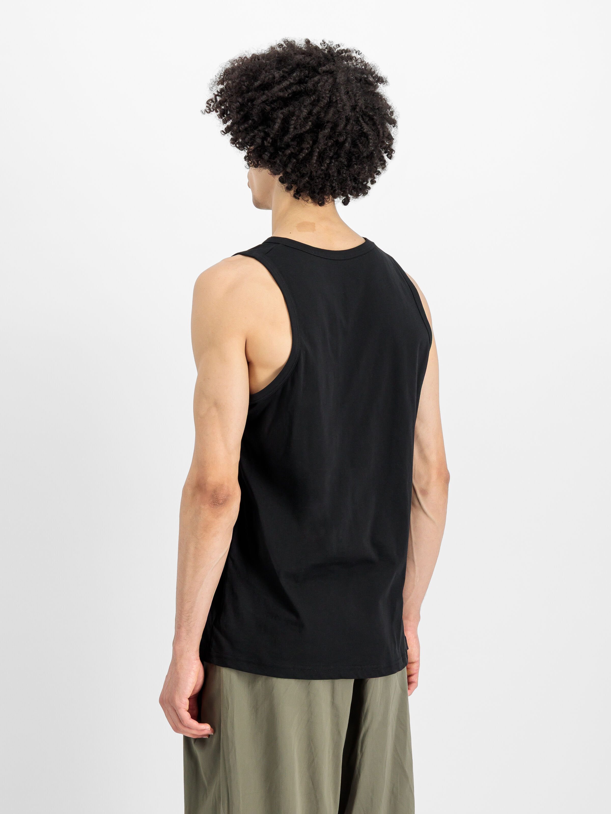 Basic Small Logo Tank black 196541_03_2_model_00003_155471