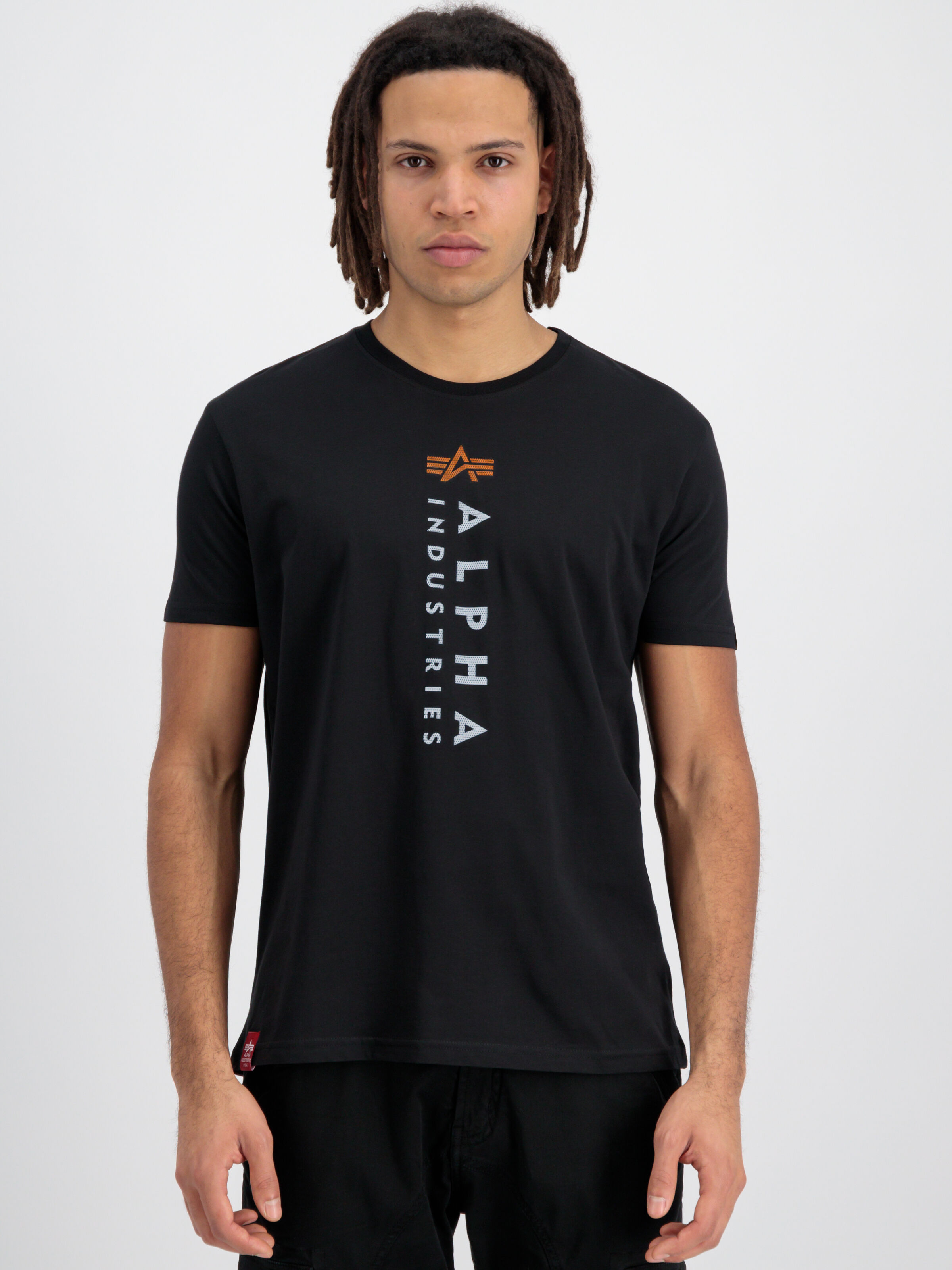 Relaxed Print T-Shirt black 136509_03_alpha_industries_r_print_t_001_182515