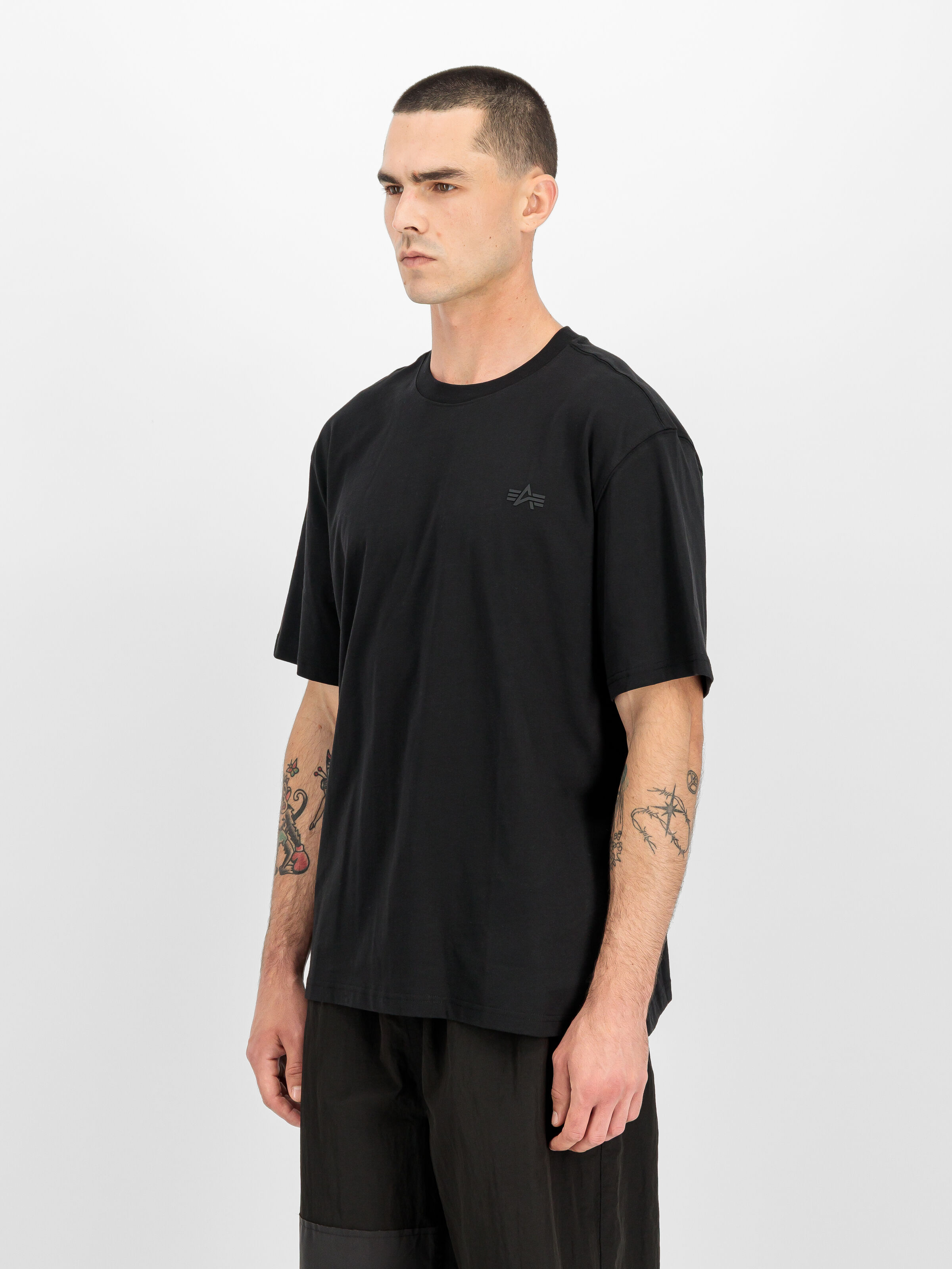 Base UV T-Shirt black 768008_03_2_model_00003_245644