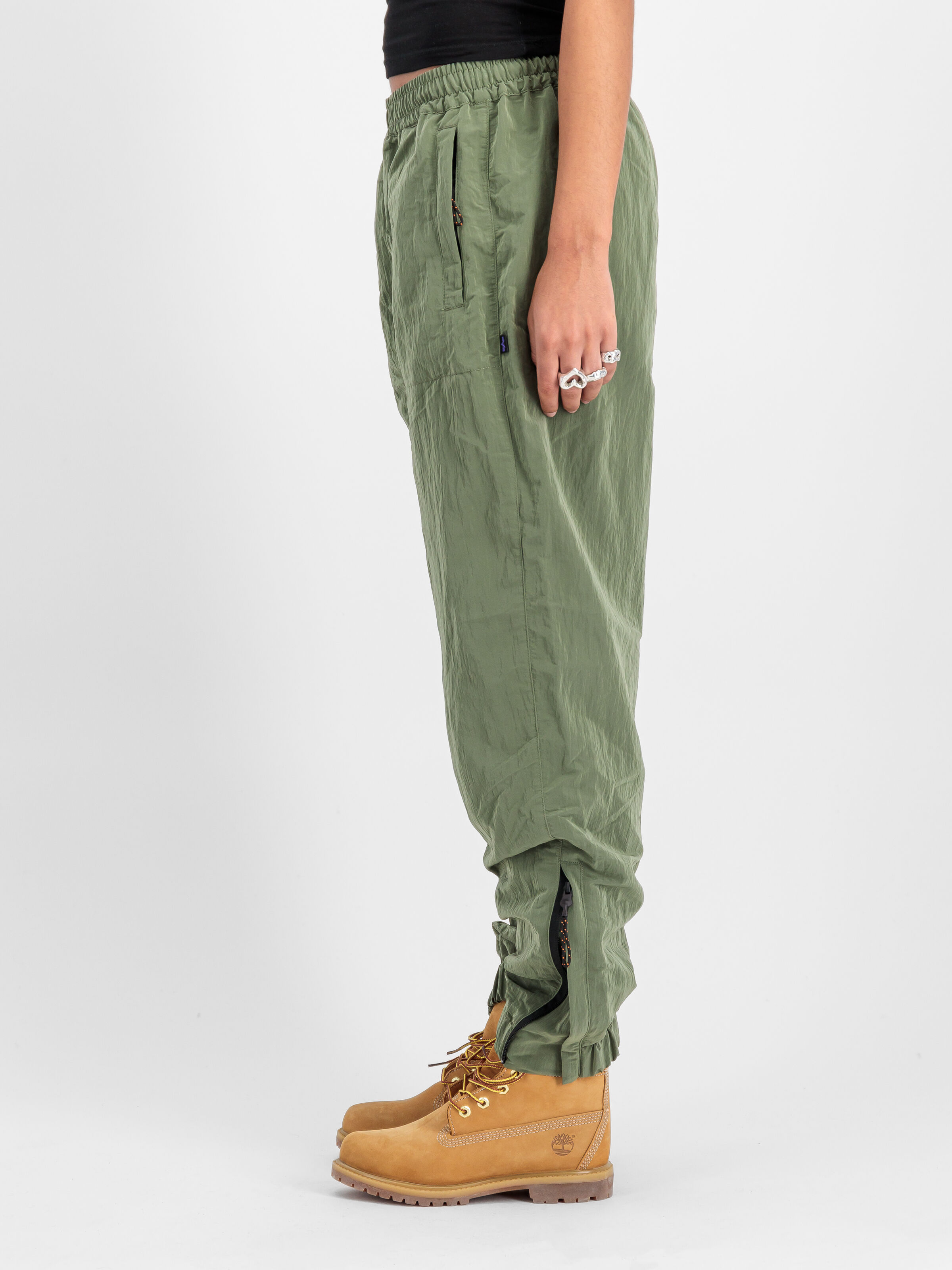 UV Zip Pant sage-green 148211UV_01_2_model_00004_113997