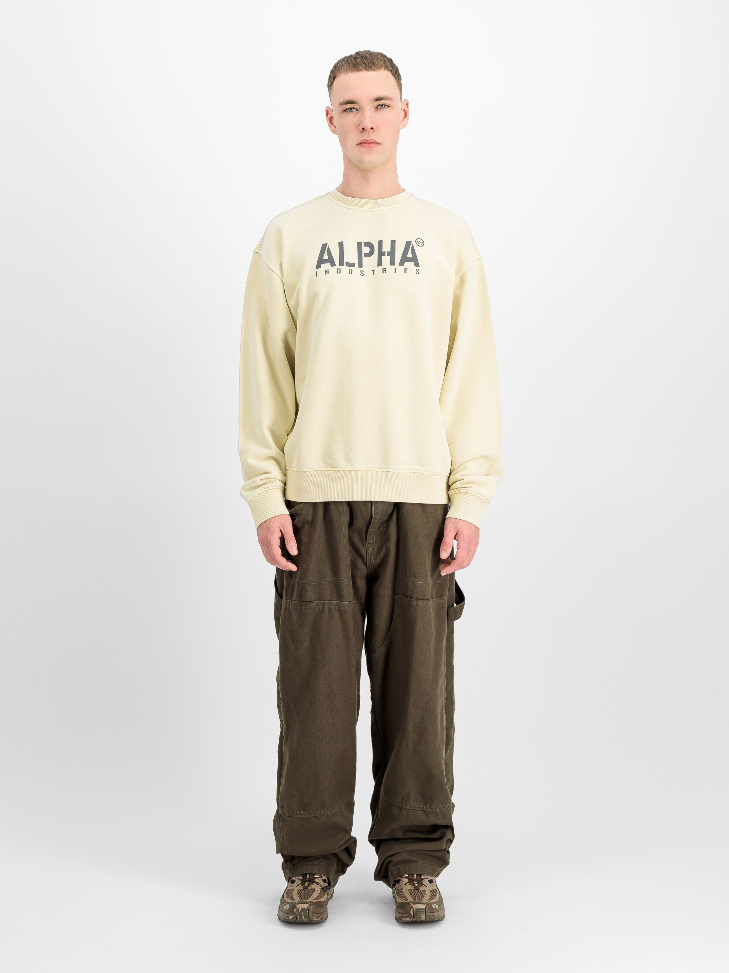 Alpha Stencil Sweatshirt vintage white 266309_300_2_model_00001_220100