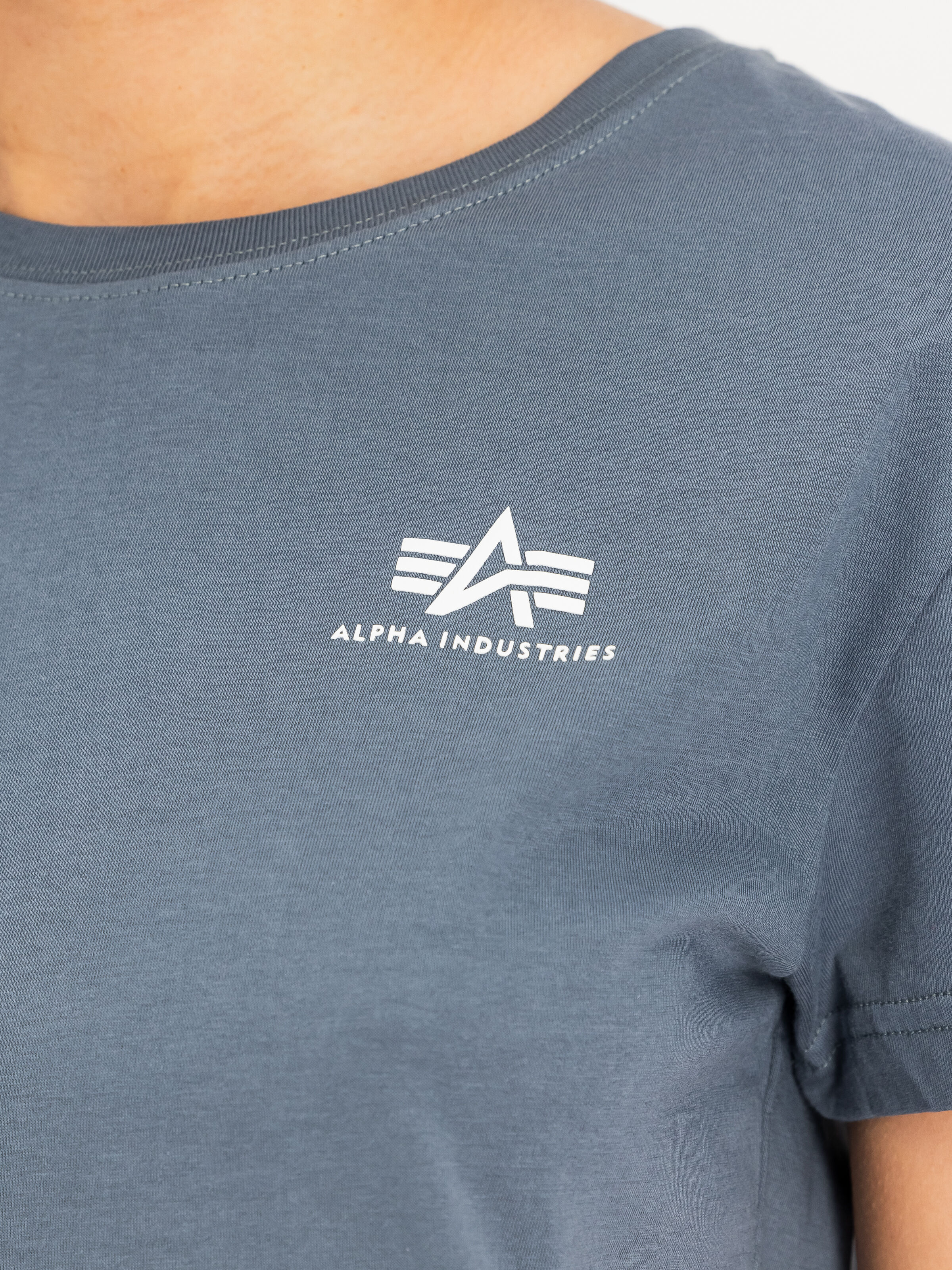 Basic Small Logo T-Shirt Women denim blue 196054_439_3_detail_00001_160028
