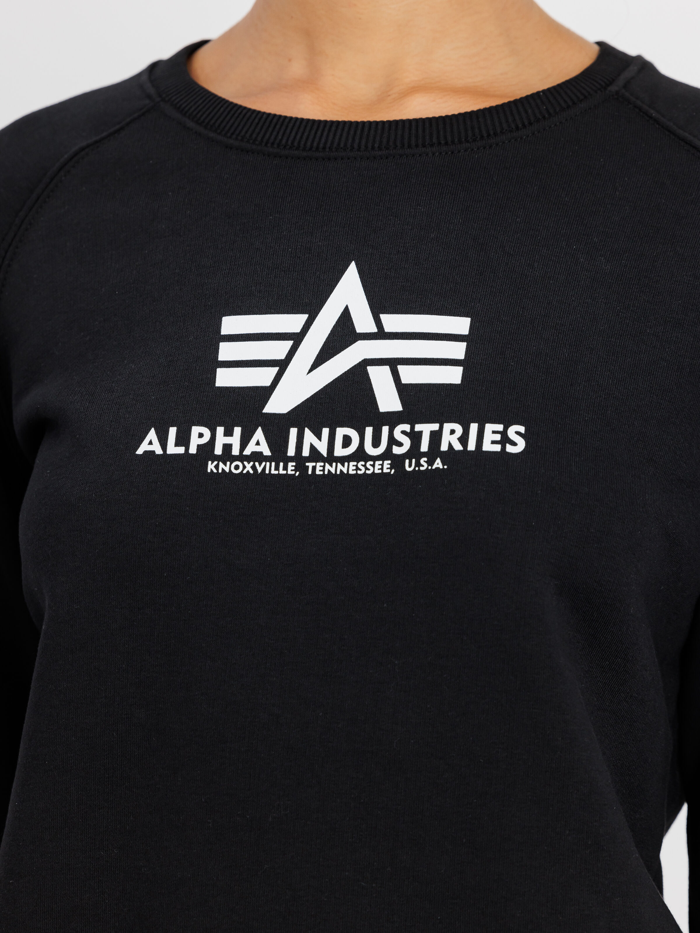 New Basic Big Logo Sweatshirt Women black 196031_03_3_detail_00001_112601