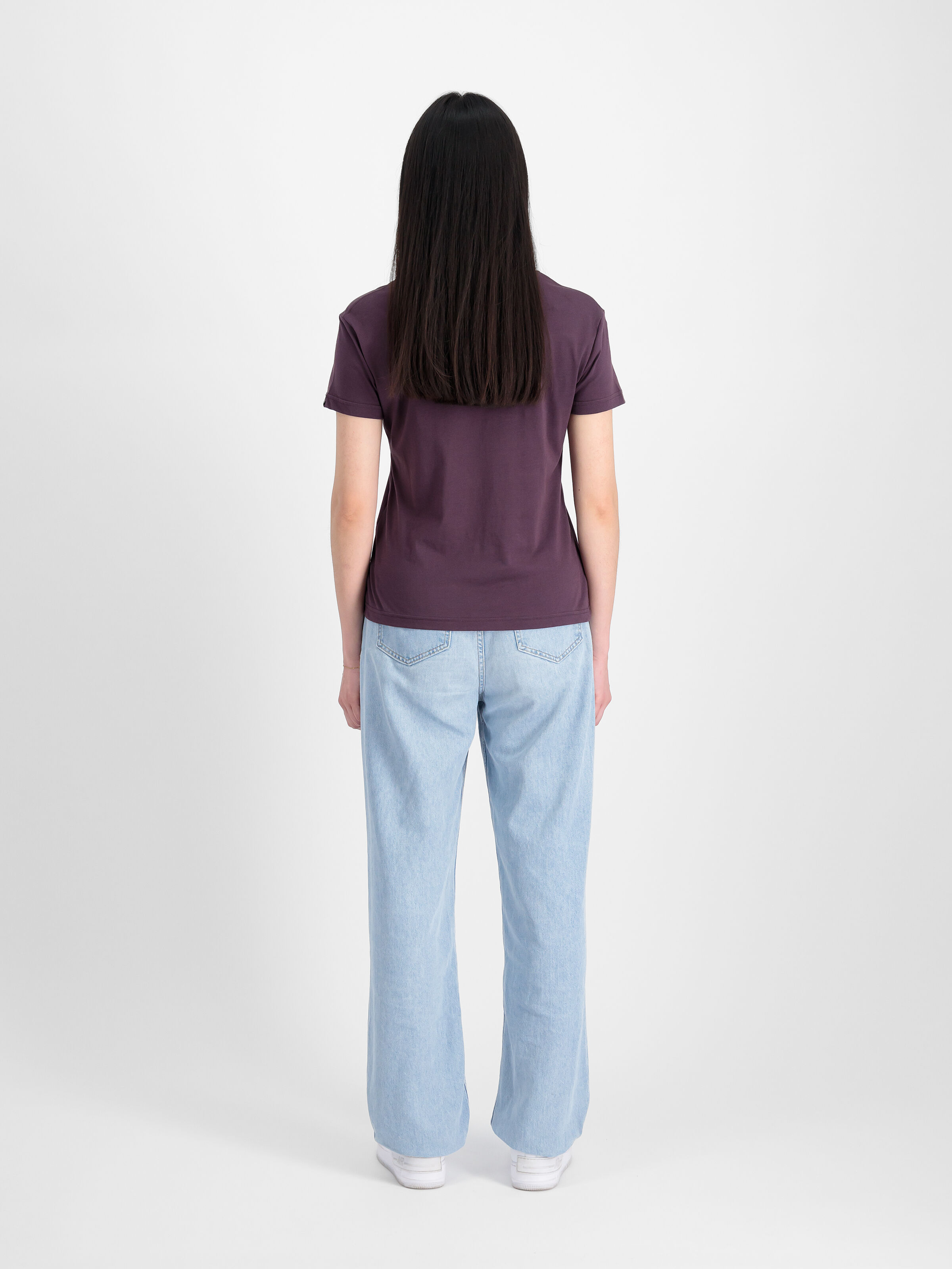 Basic Small Logo T-Shirt Women Plum 196054_719_2_model_00002_96990