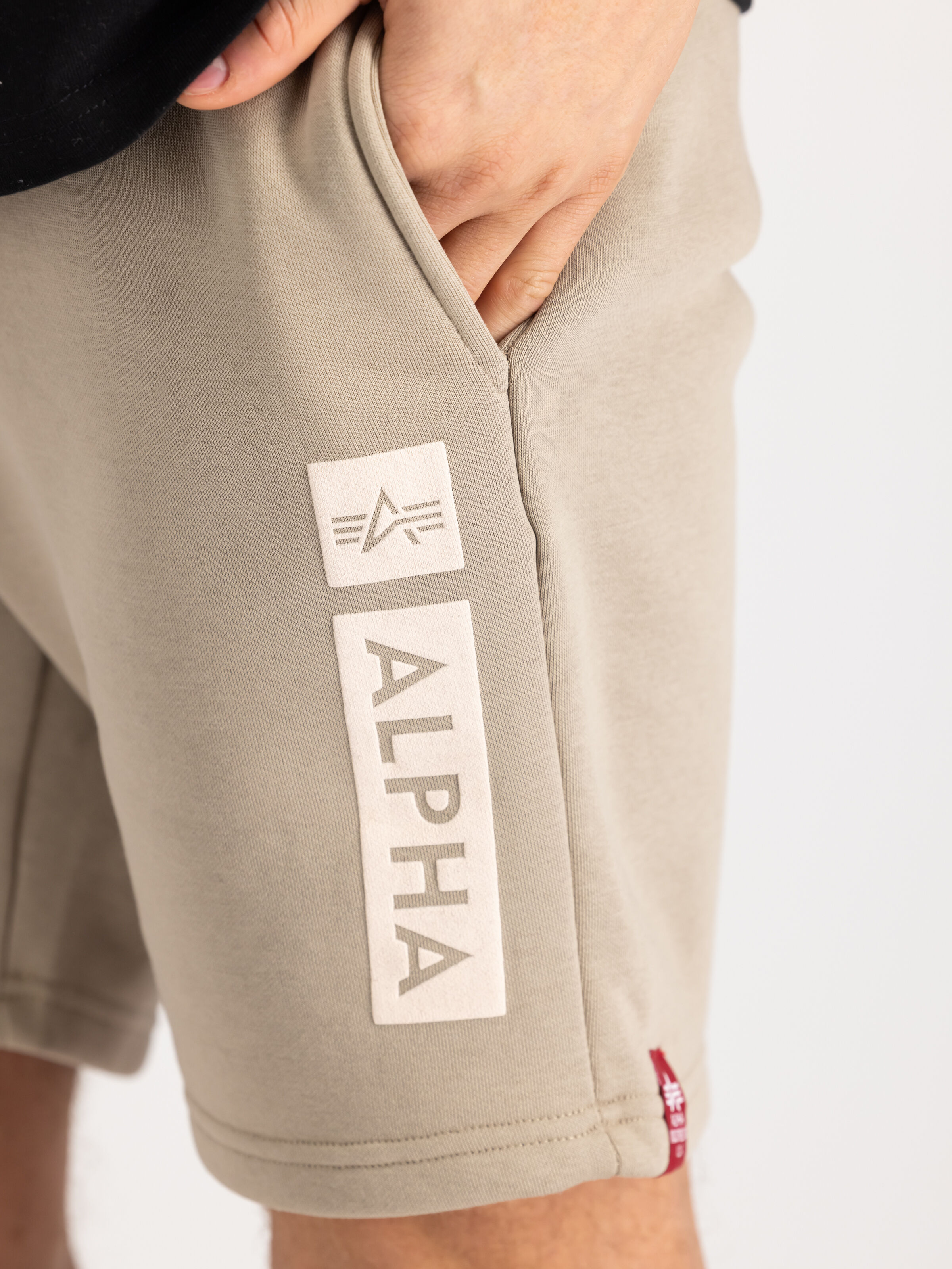 Alpha Puff Print Short vintage sand 146365_679_3_detail_00001_149477