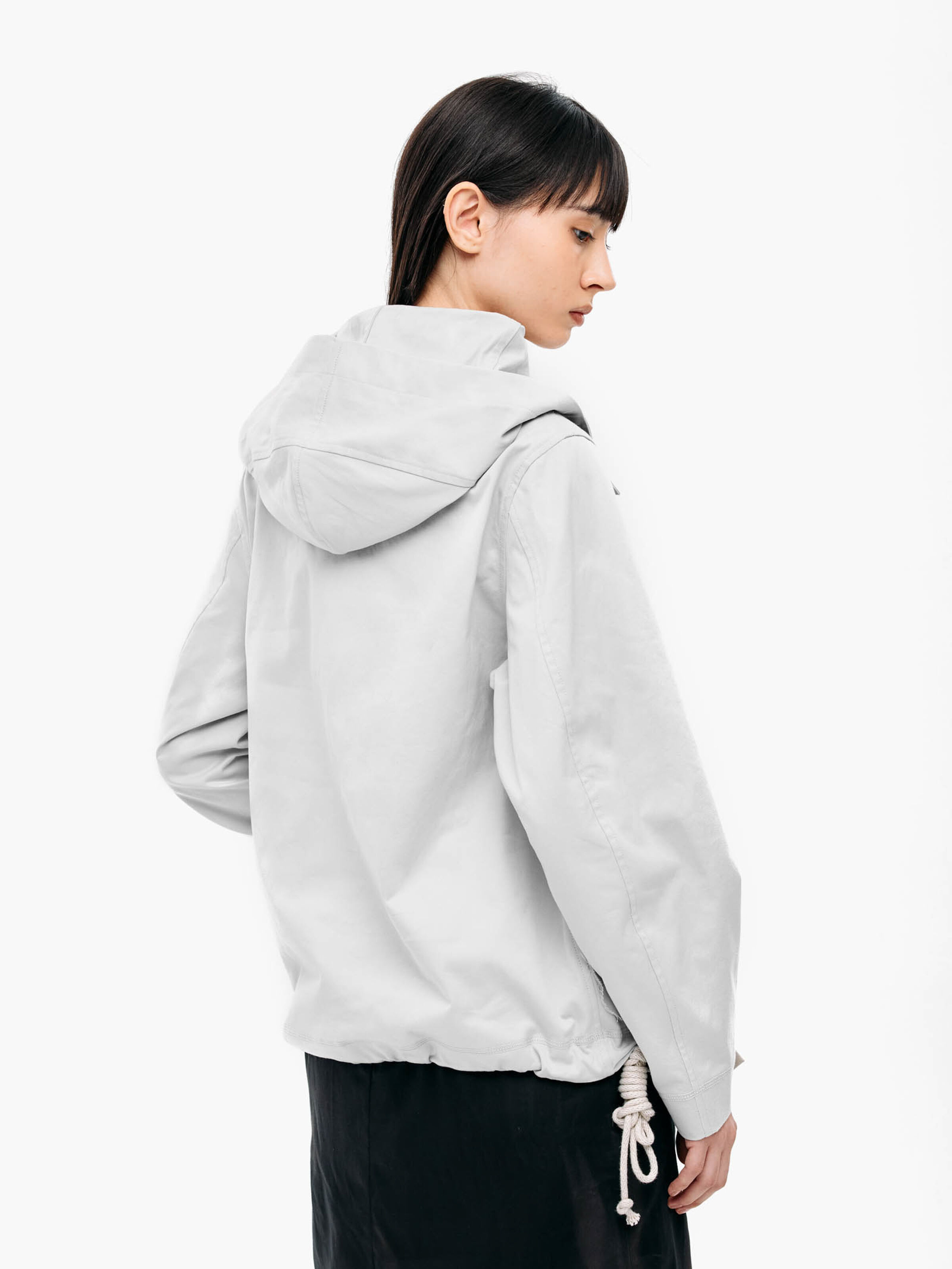 ALPHA x JIYONGKIM Sun-Bleached Anorak light grey 266127_19_2_model_00004_226000