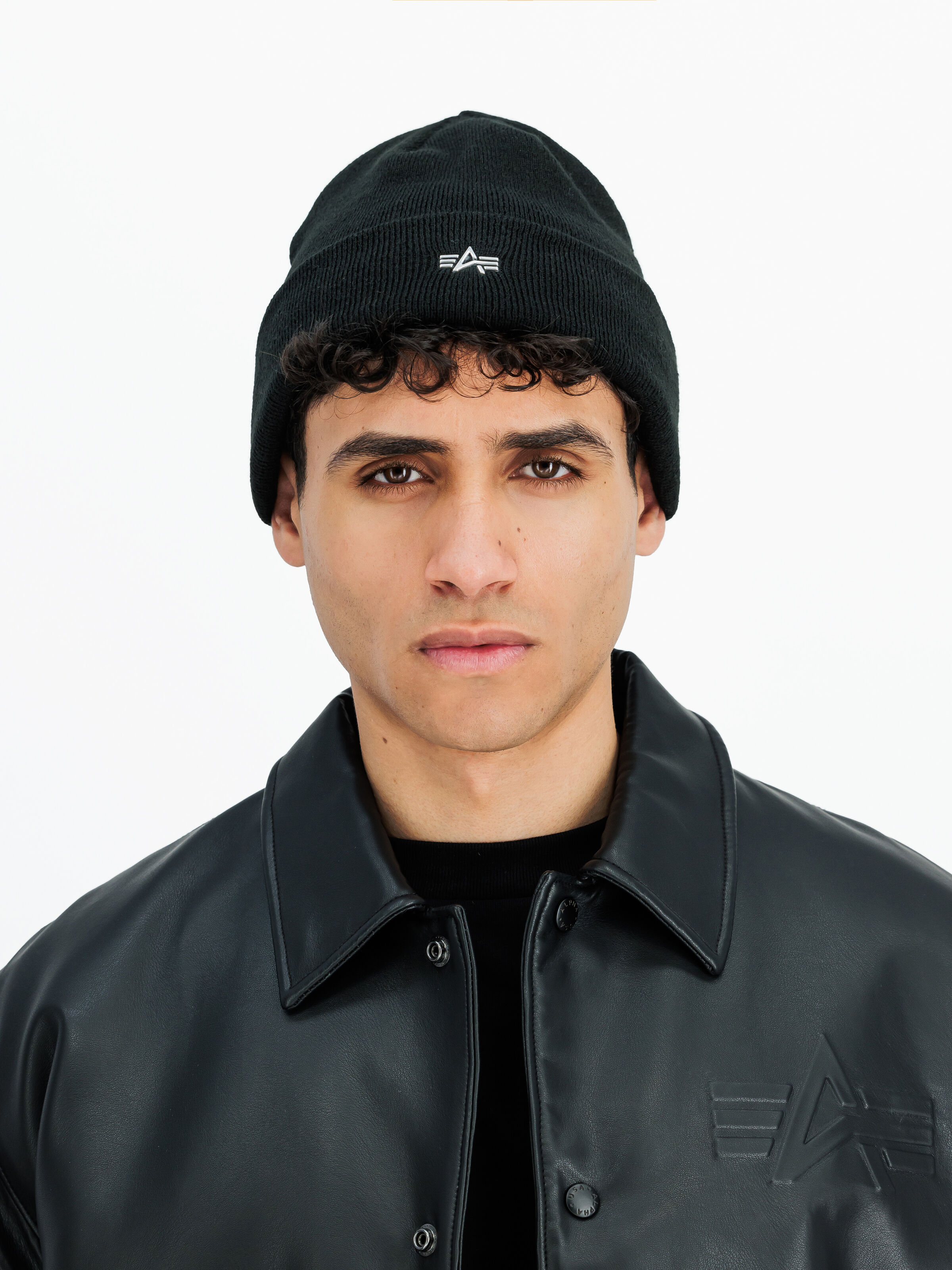 Metal Logo Beanie black 258904_03_2_model_00001_161535