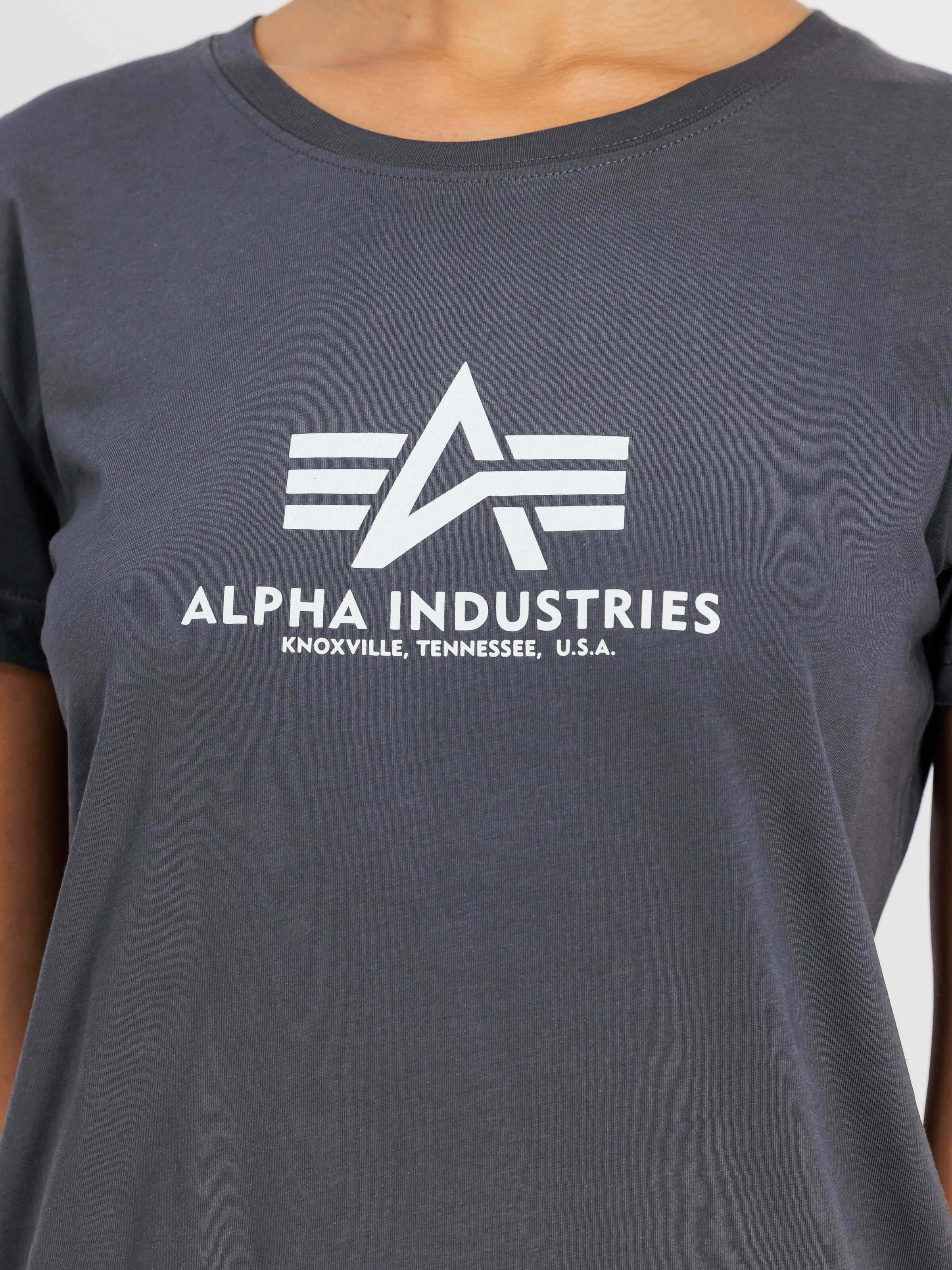 New Basic Big Logo T-Shirt Women vintage grey 196051_684_3_detail_00001_112733