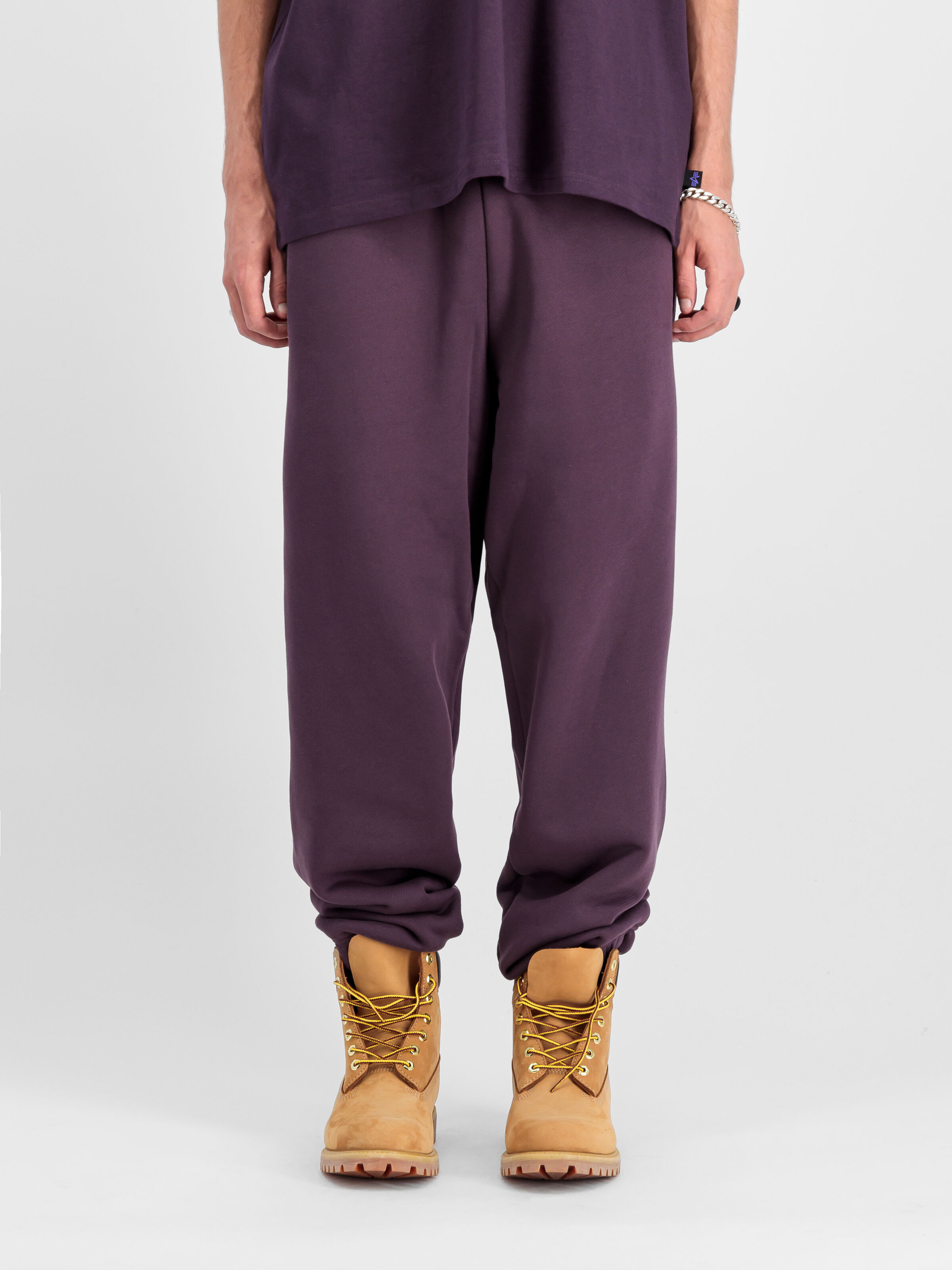 UV Jogger Plum 148360UV_719_2_model_00003_113804.jpg