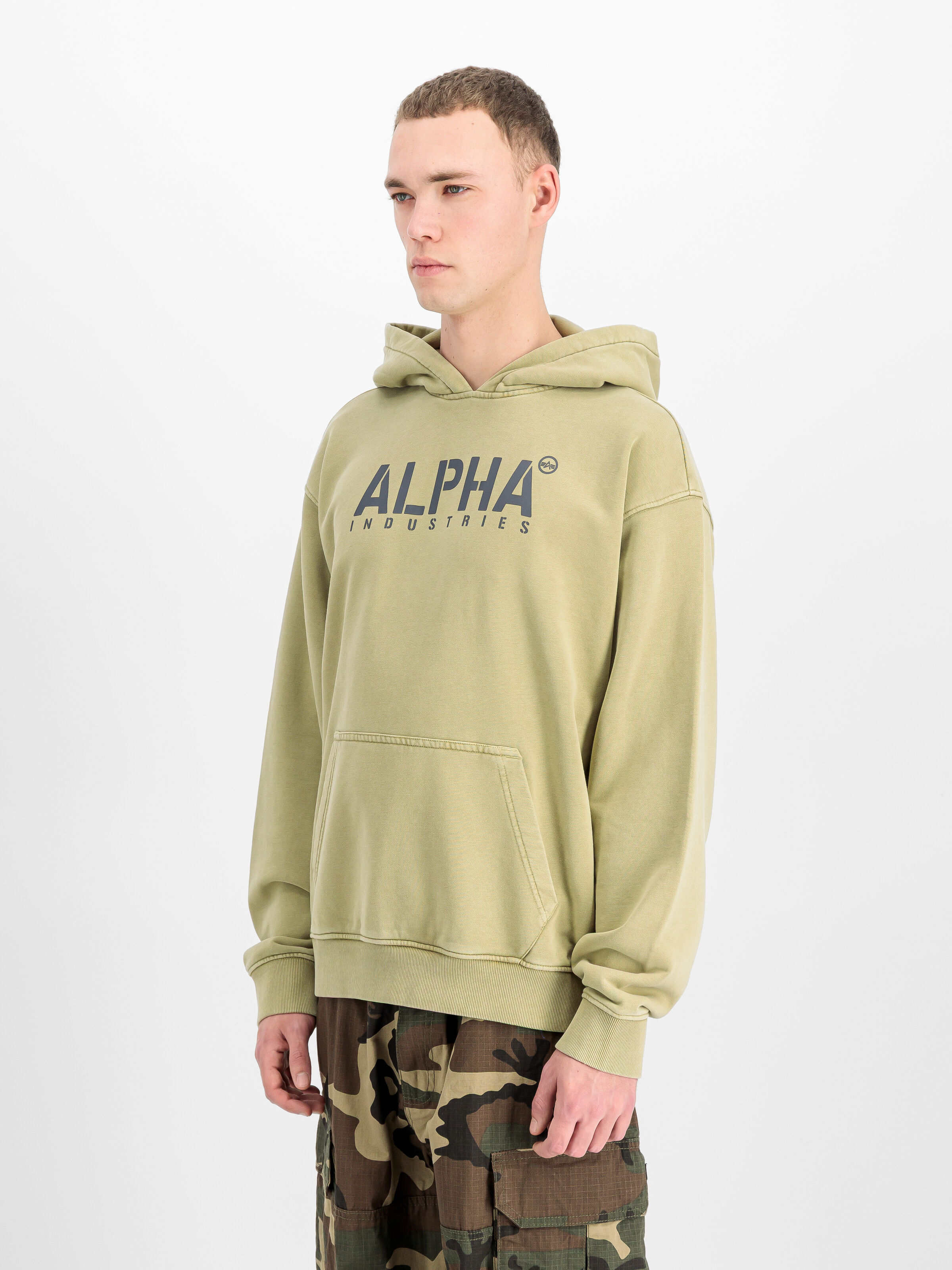 Alpha Stencil Hoodie light olive 266351_82_2_model_00002_220311