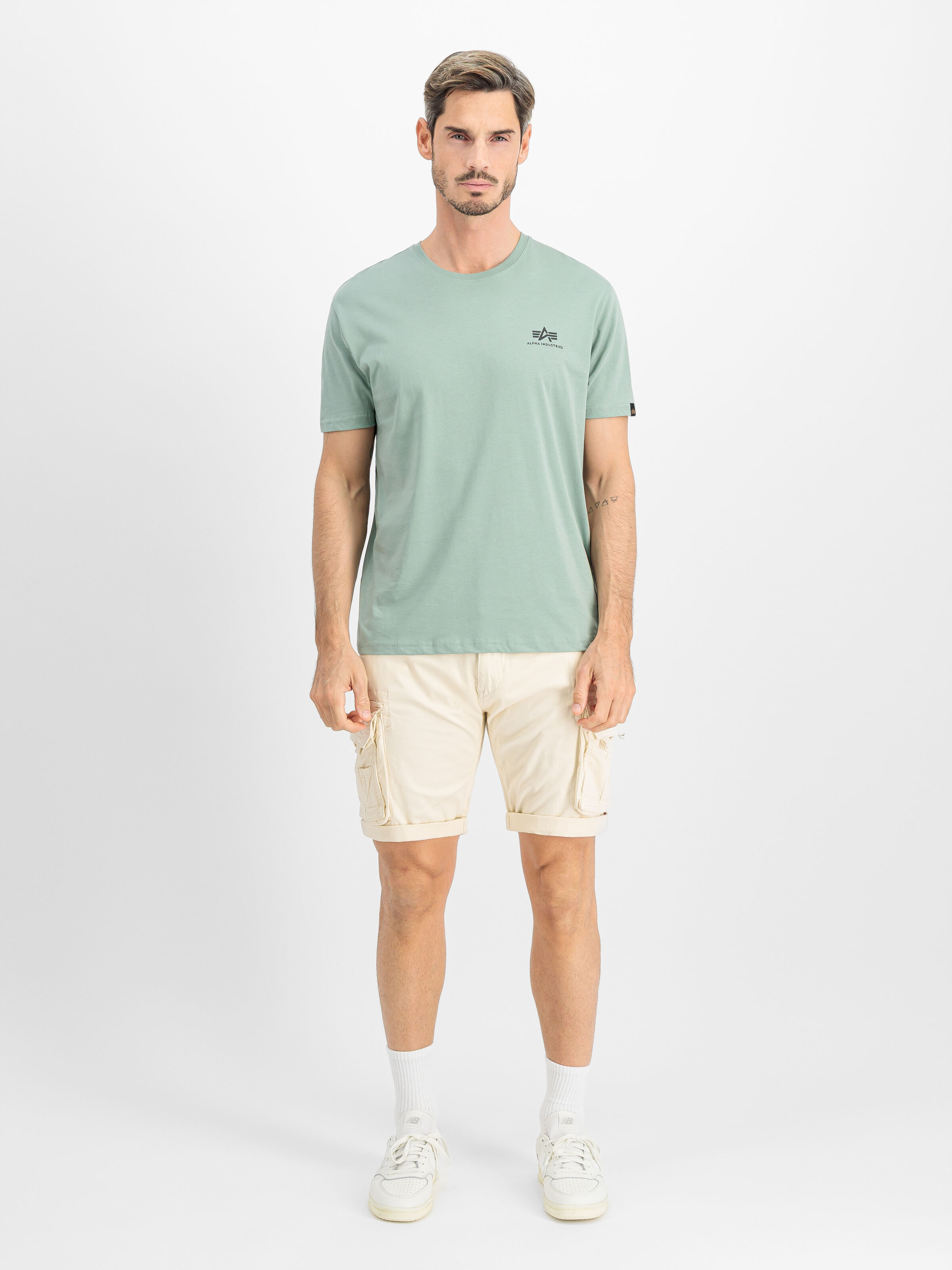 Basic Small Logo T-Shirt dusty green 188505_680_2_model_00001_213702