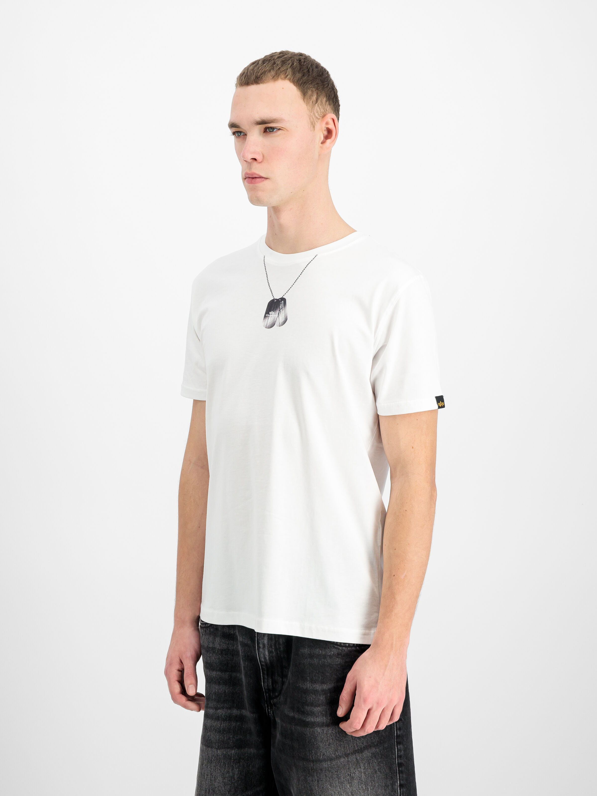 Dog-Tag T-Shirt white 266529_09_2_model_00002_219644