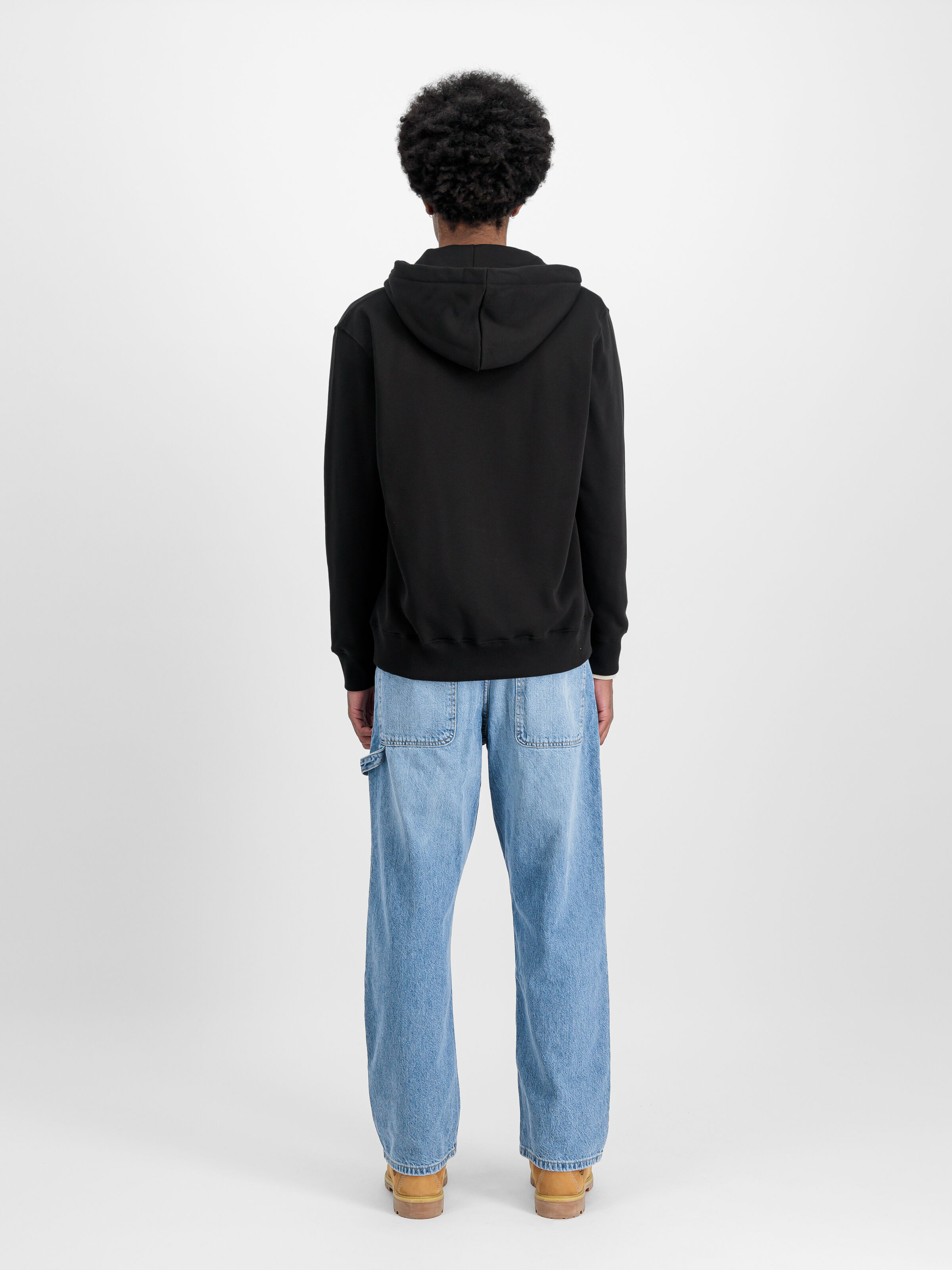 Basic Small Logo Zip Hoodie black 118342_03_2_model_00002_130686