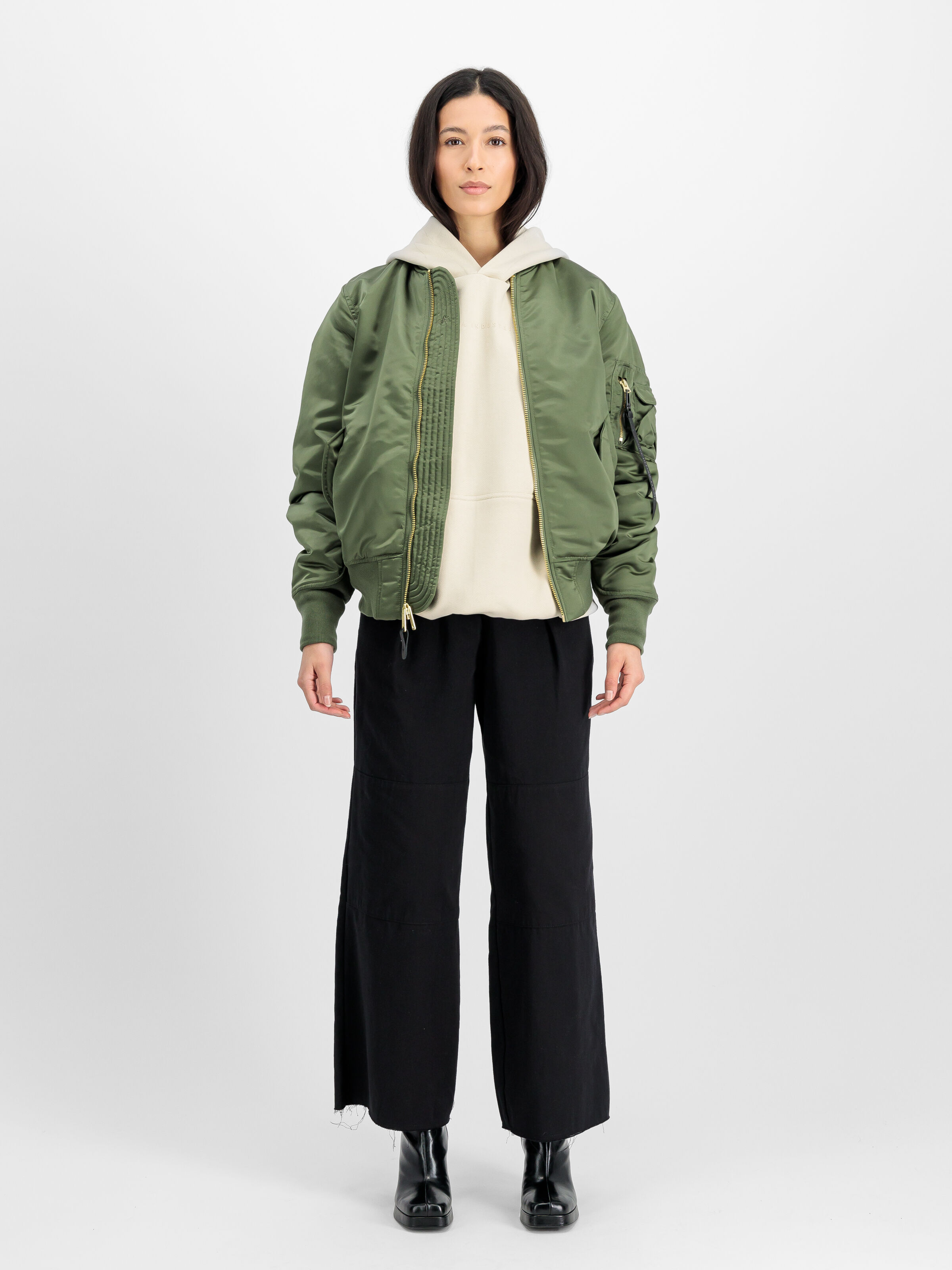 MA-1 Base Flight Bomber Jacket sage-green 756111_01_2_model_00001_155089