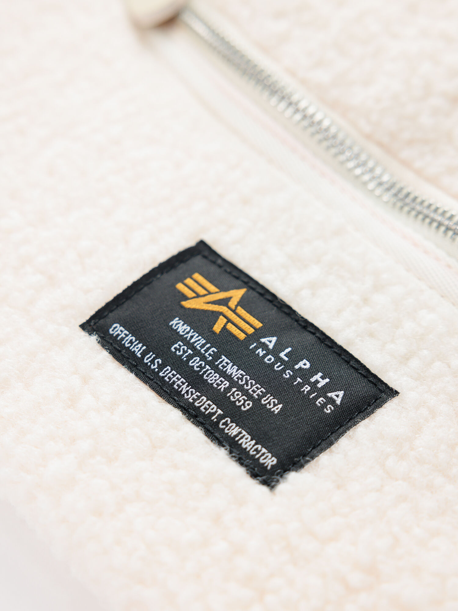 Teddy Waist Bag off white 108941_16_alpha_industries_teddy_waist_bag_003_124258