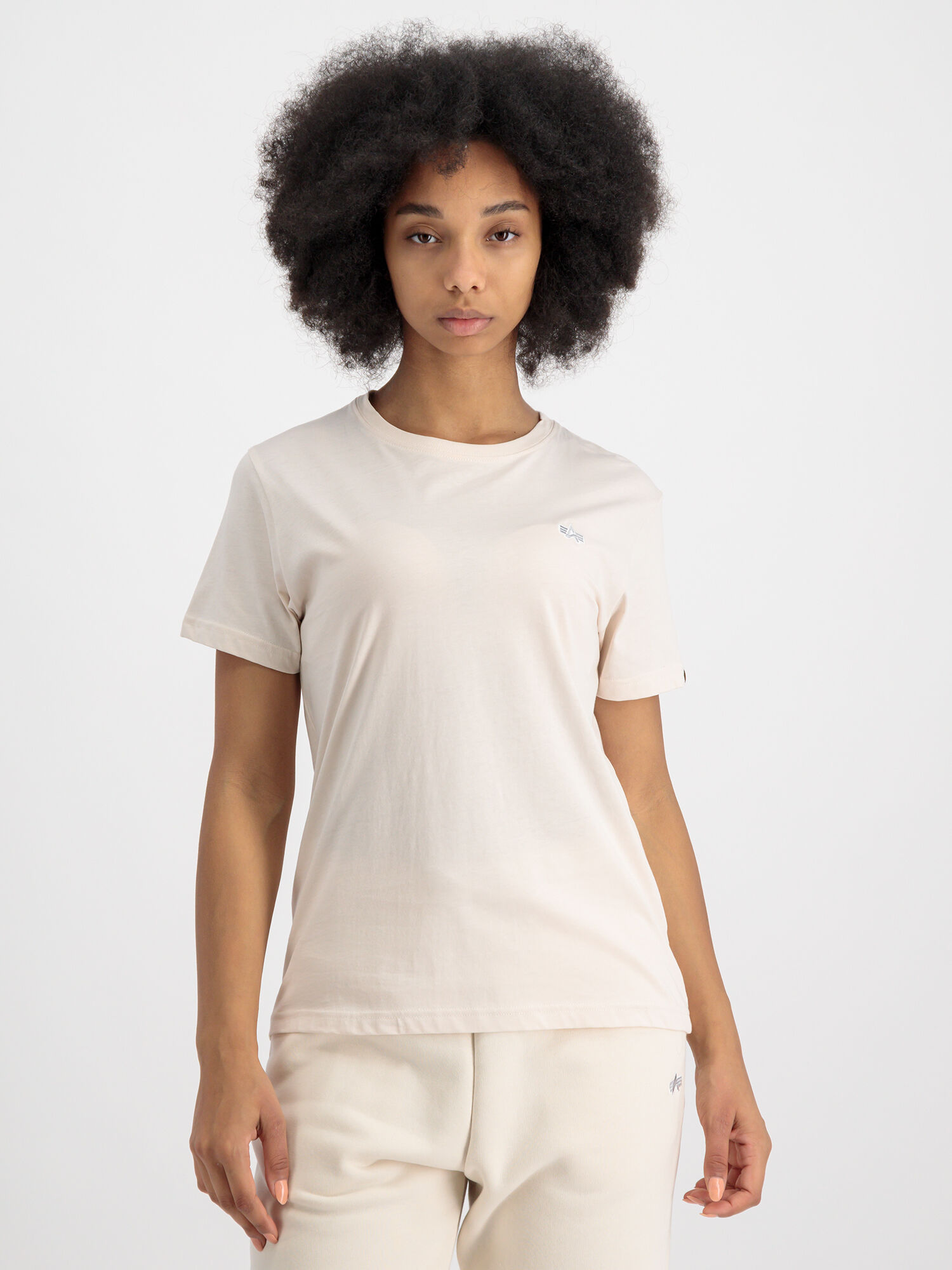 Embroidery T-Shirt Unisex jet stream white 118536_578_alpha_industries_unisex_emb_t_shirt_001_2_124090