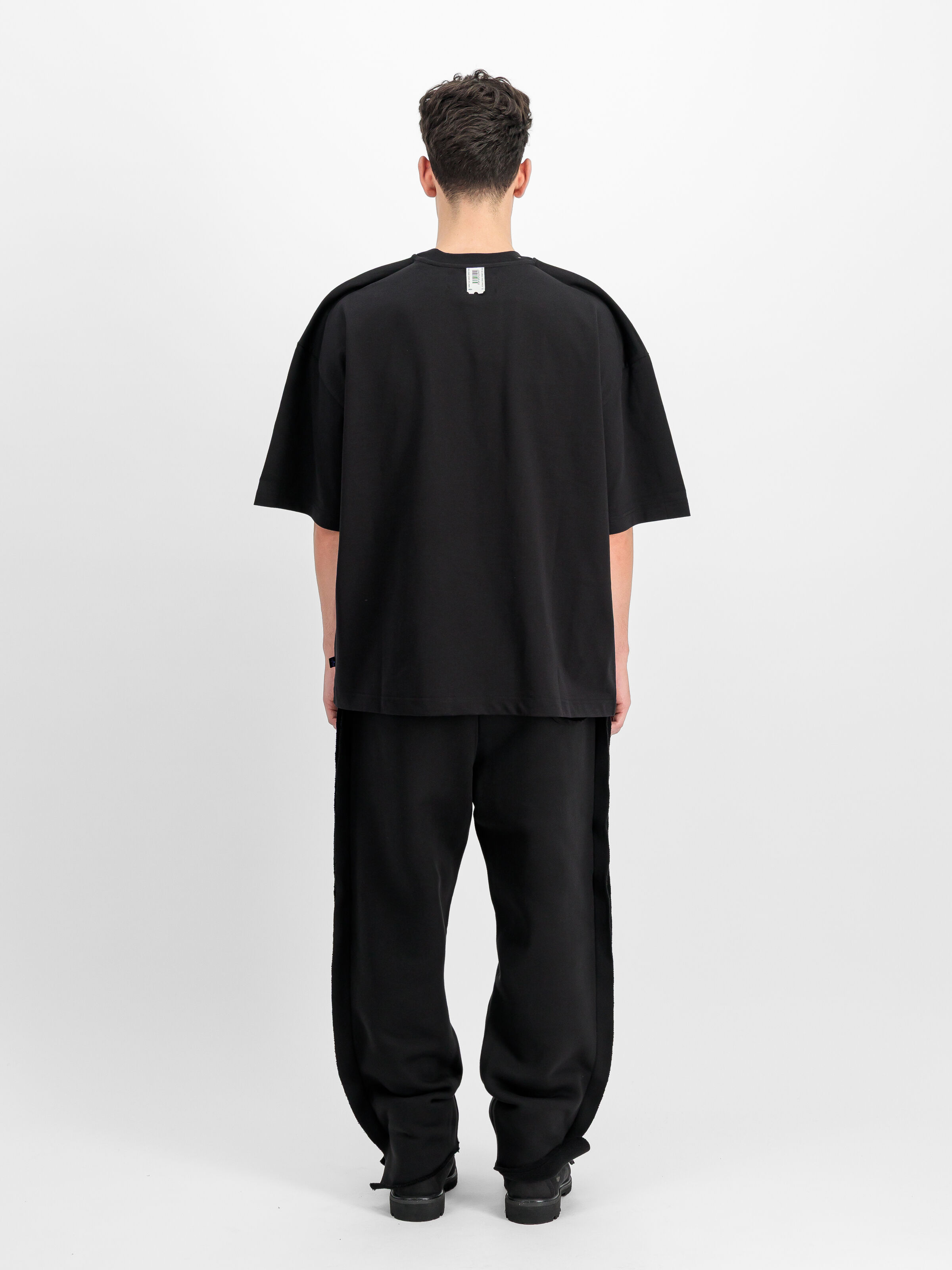 ALPHA x PROTOTYPES Outline T-Shirt black 258531_03_2_model_00002_224031