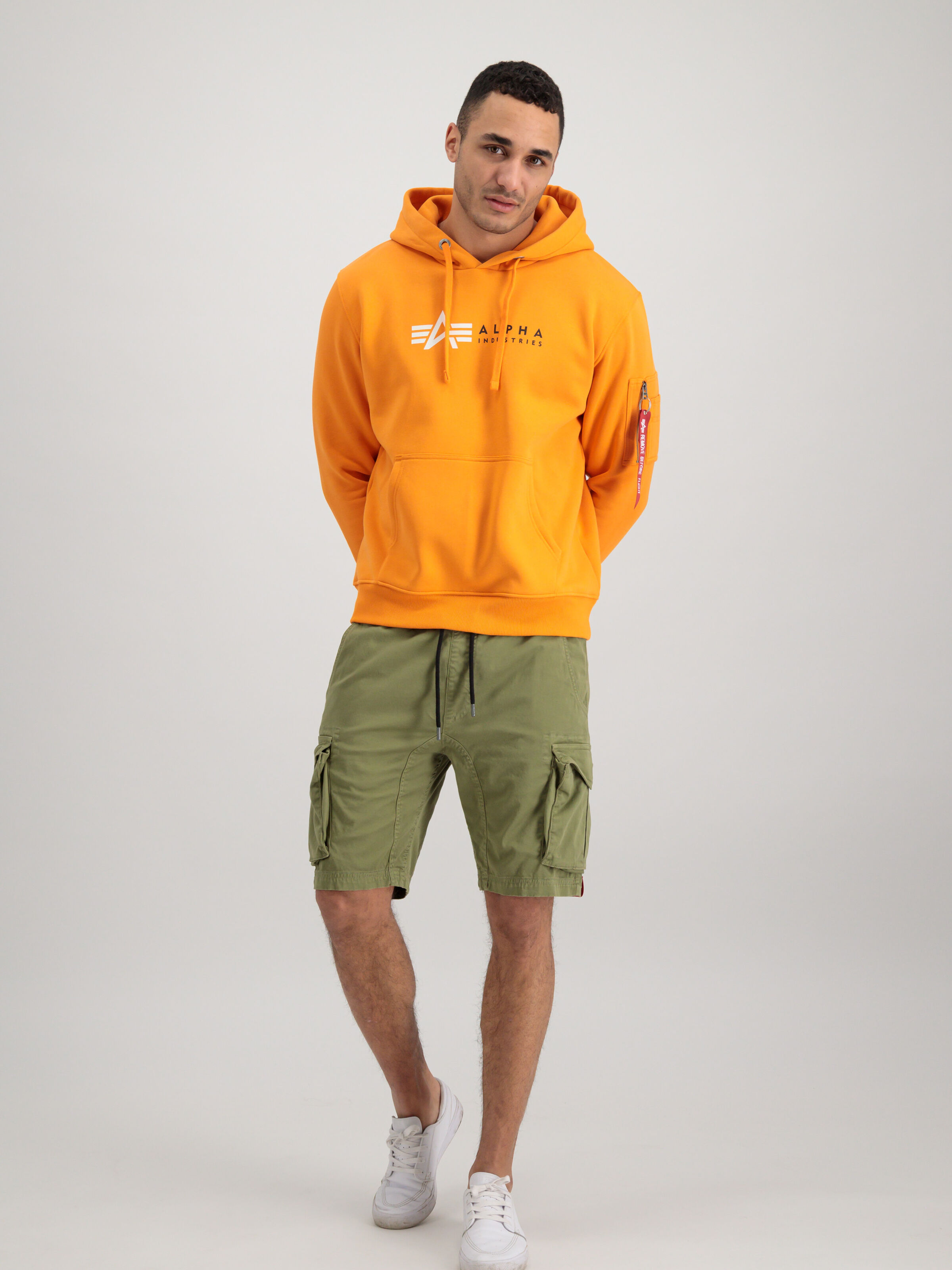 106251_11_alpha_industries_cotton_twill_jogger_short_004_1_183272