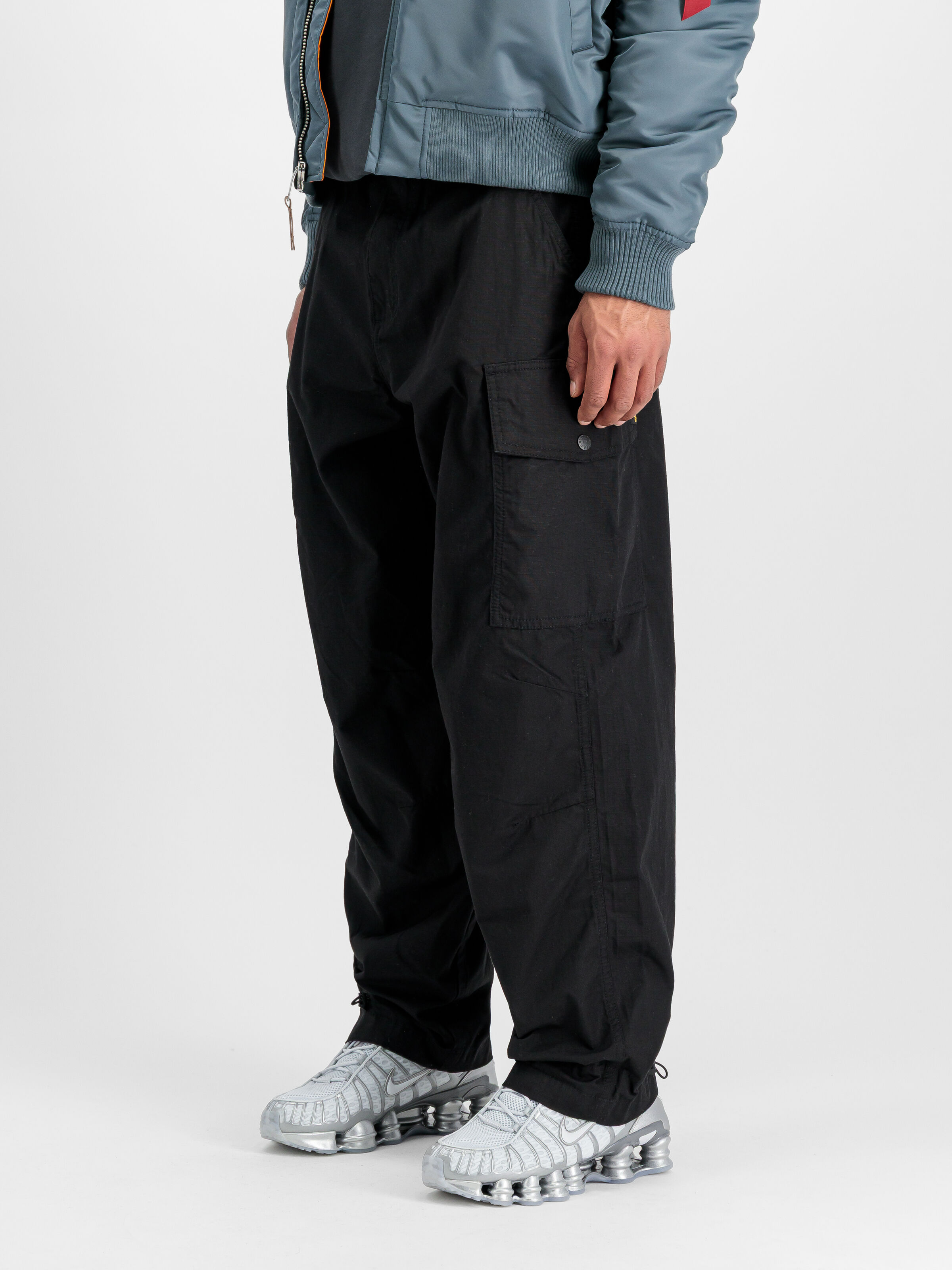 Ripstop Cargo Pant black 258200_03_2_model_00002_164294.jpg