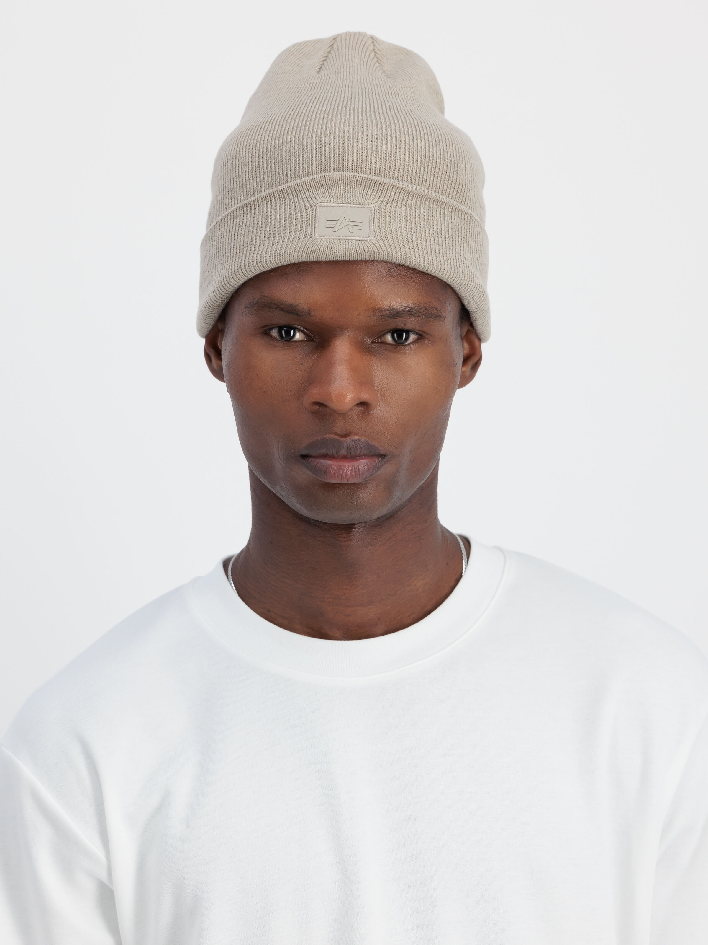 Essential Beanie vintage sand 148908_679_2_model_00001_97878