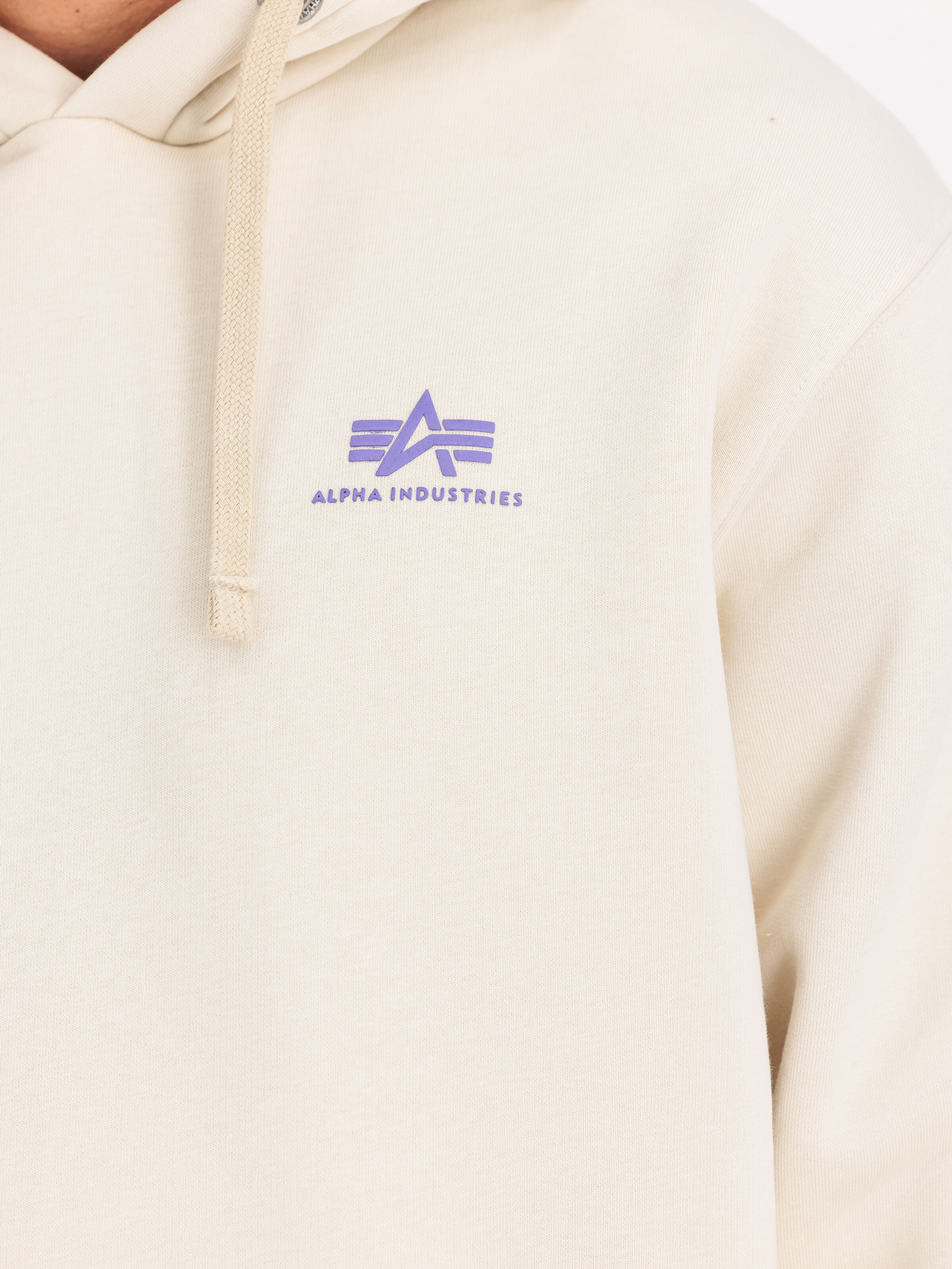 Basic Small Logo Hoodie vintage white 196318_300_3_detail_00001_117591