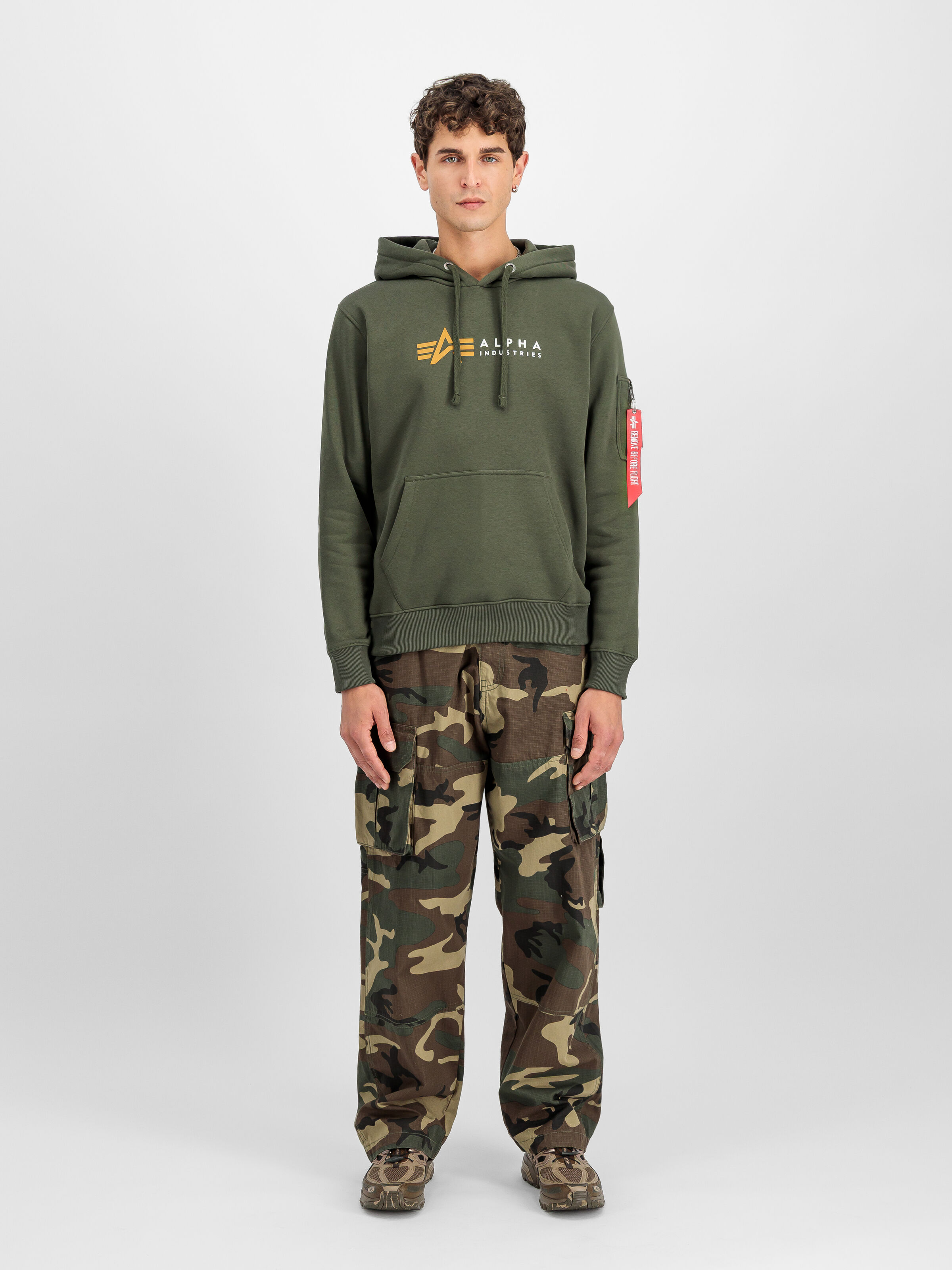 Alpha Label Hoodie dark olive 118331_142_2_model_00001_191212