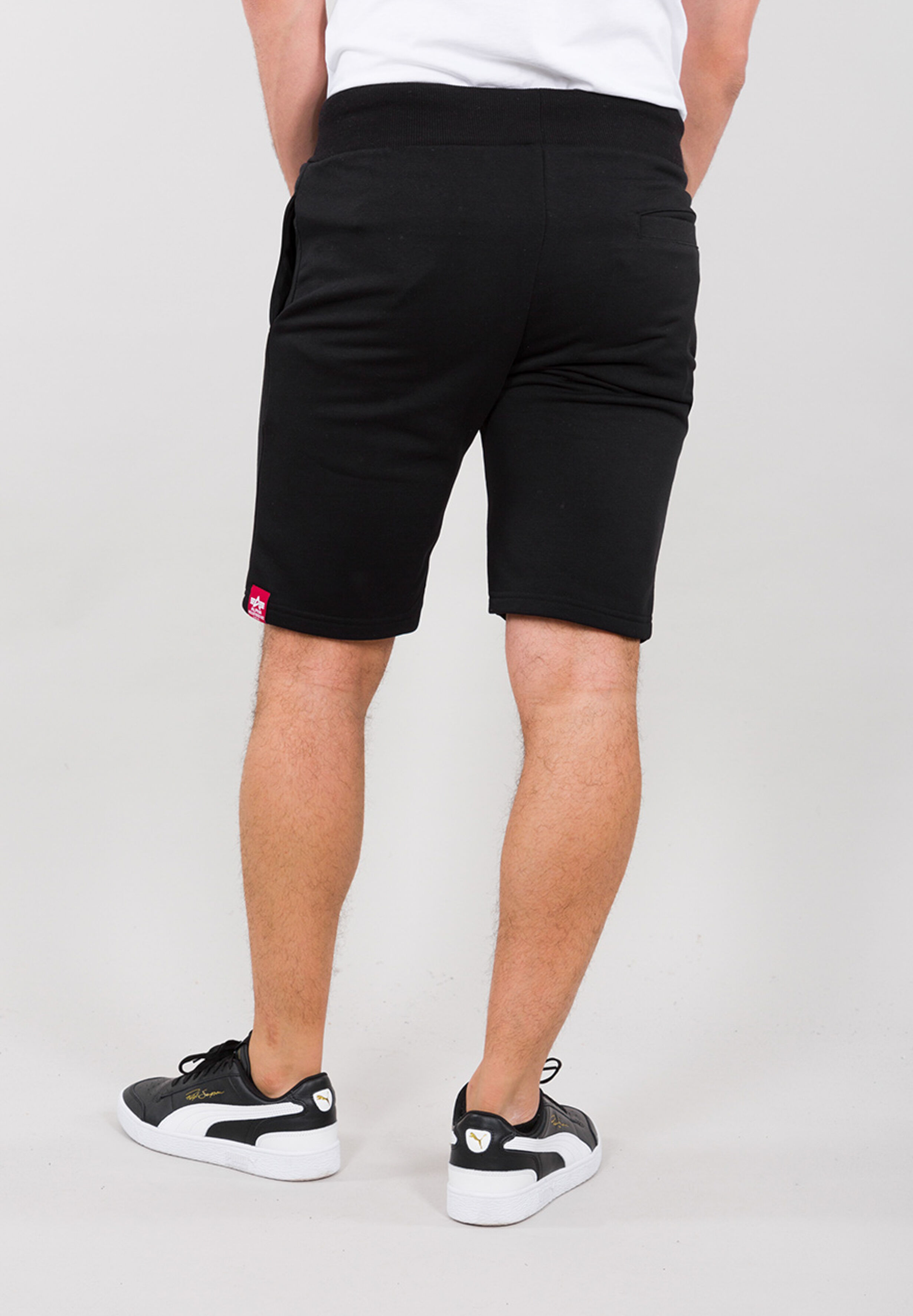 Big Letters Short black 126344_03_alpha_industries_big_letters_short_sweat_002_123135