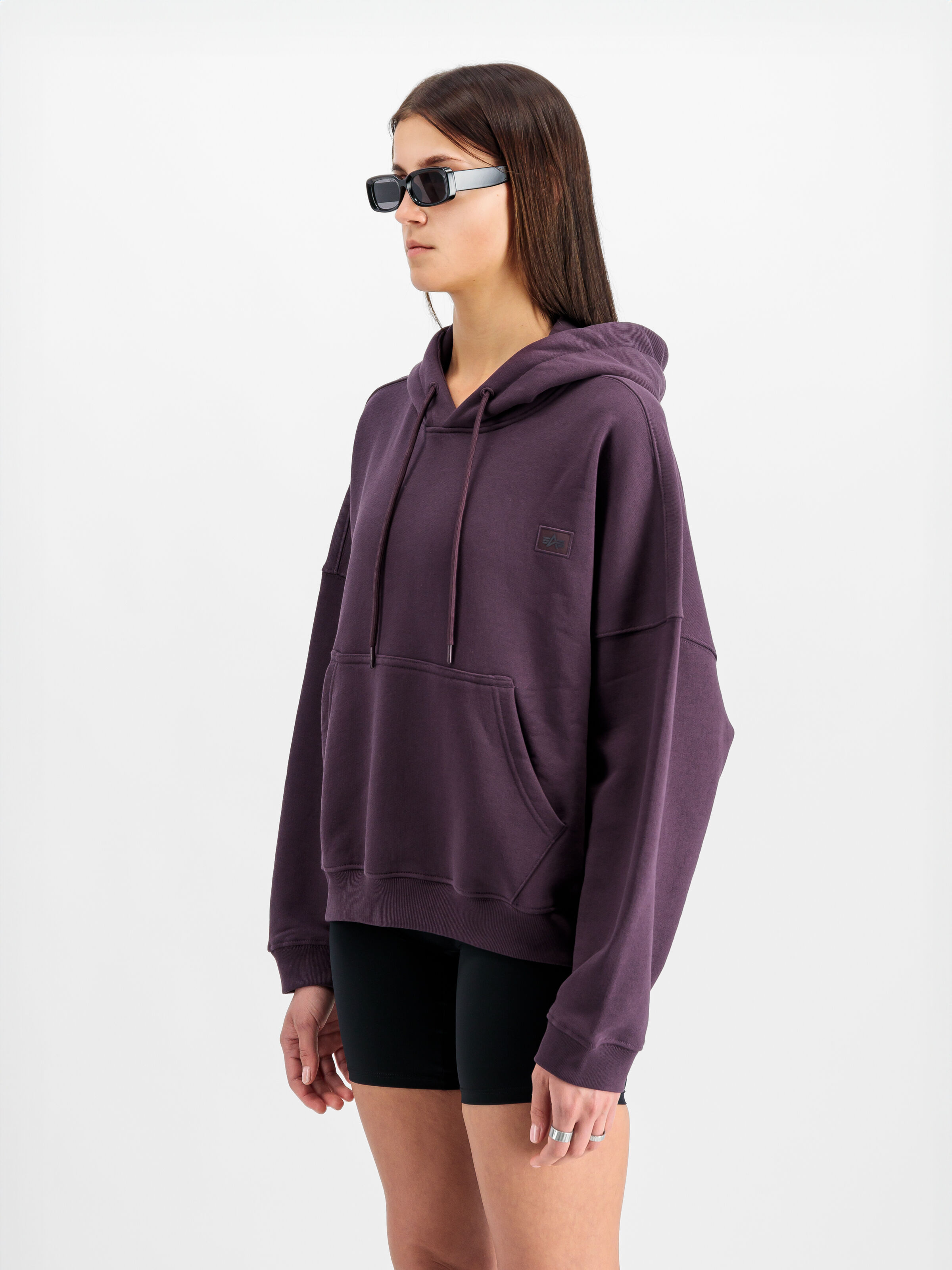 Alpha Essentials Rubber Logo Hoodie Women Plum 146041_719_2_model_00003_103892