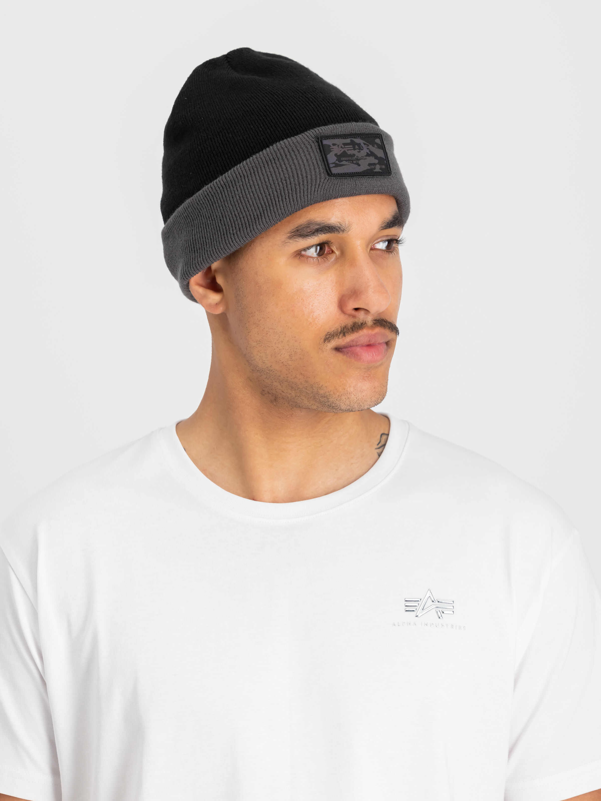 Crew Camo Label Beanie black 148912_03_2_model_00001_97869