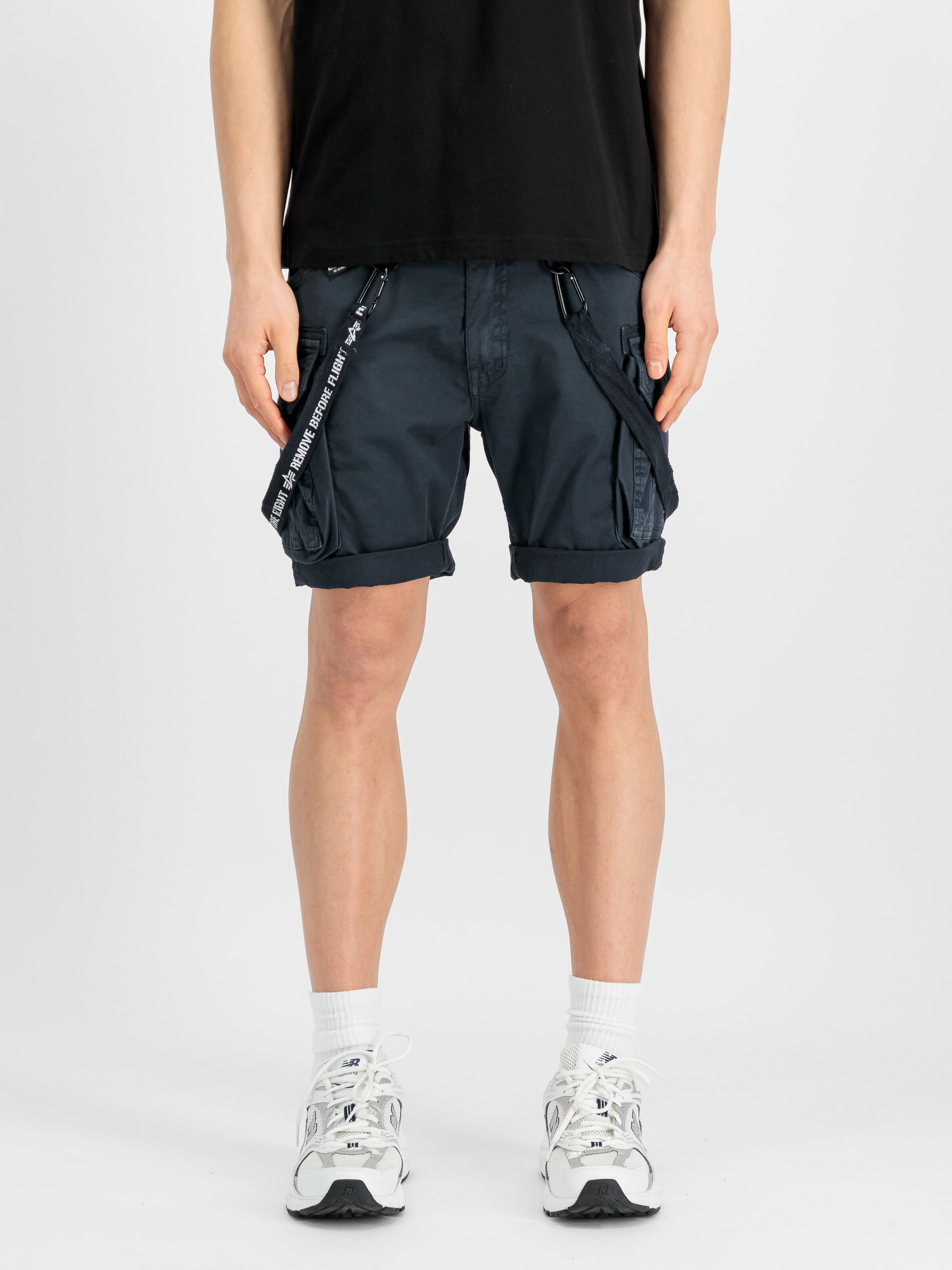 Utility Short ultra navy 116213_697_2_model_00003_148024