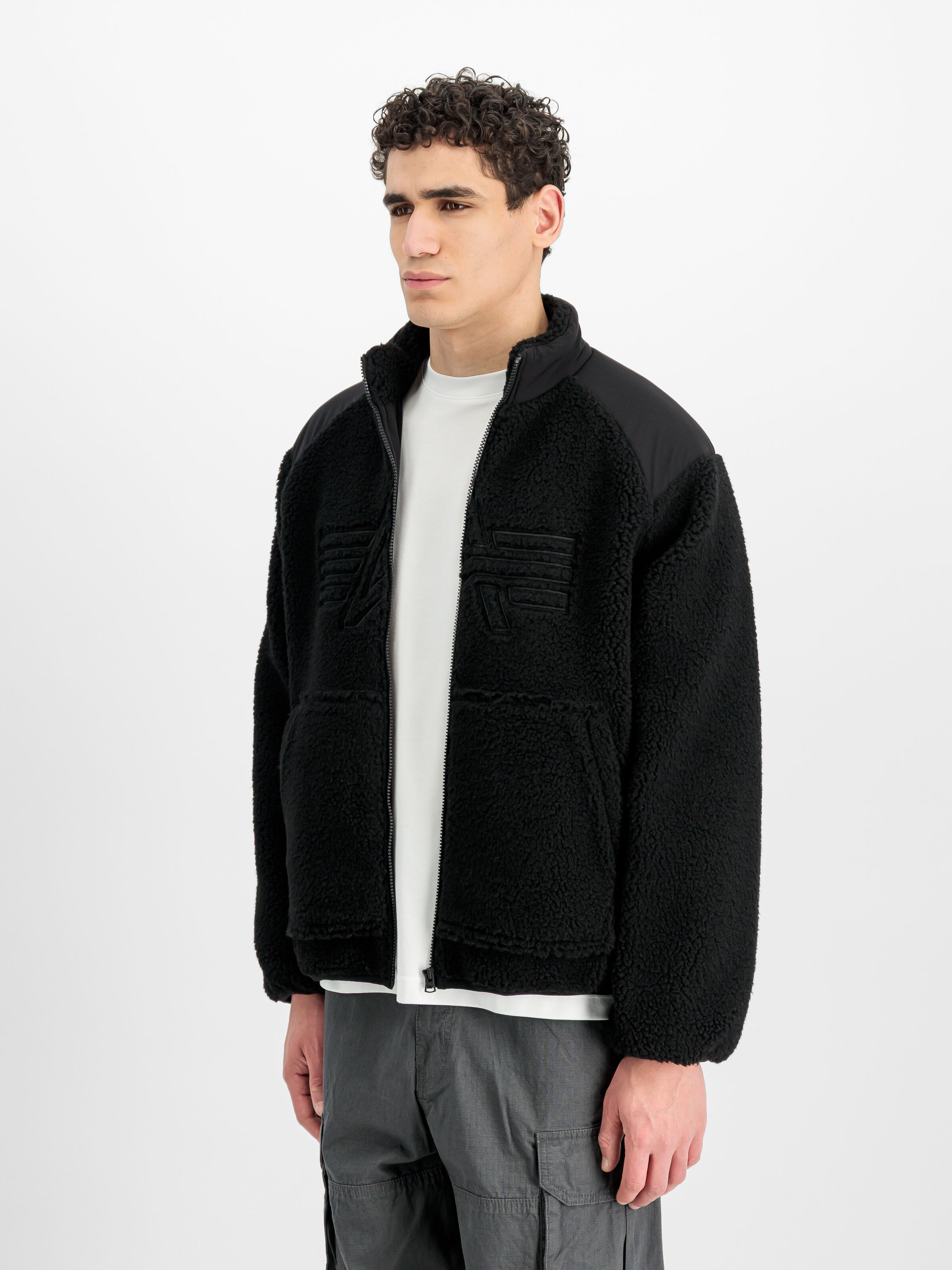 Sherpa Logo Loose Outdoor Jacket black/black 268146_515_2_model_00002_229091