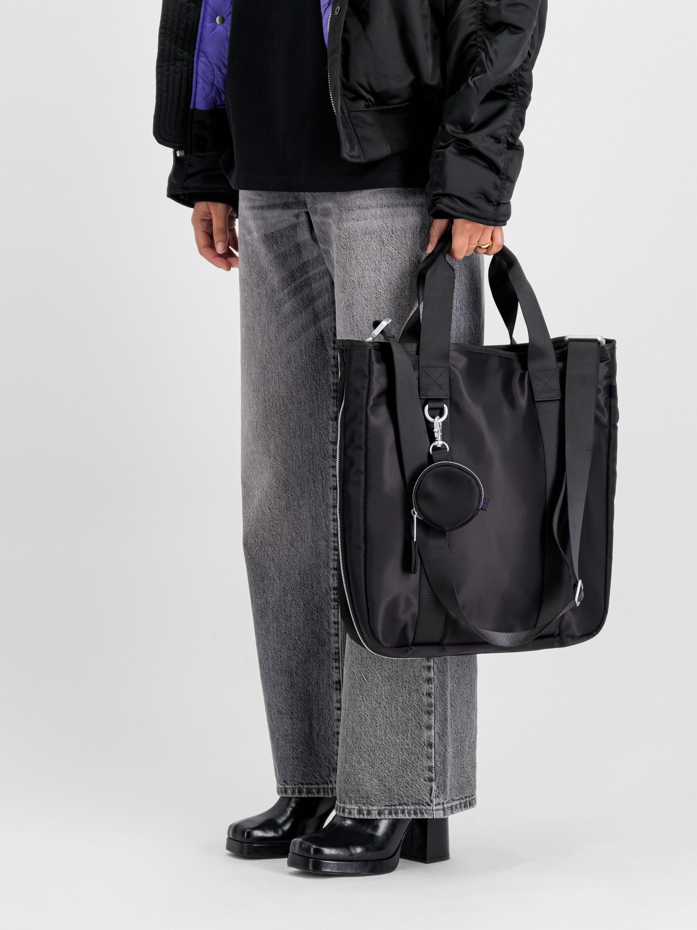 UV Tote Bag black 148948UV_03_2_model_00001_113270