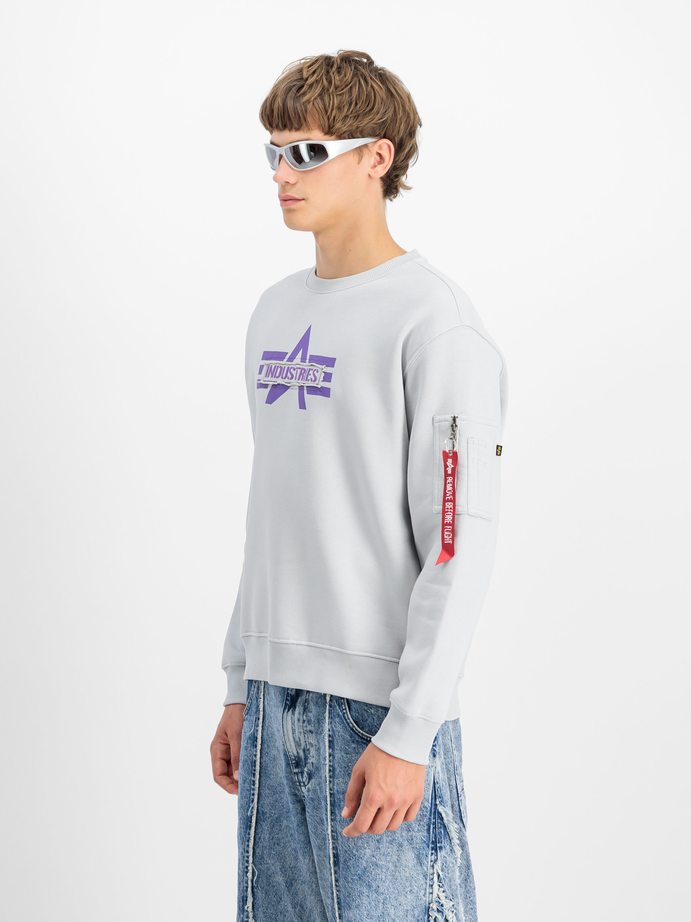 Logo Edge Sweatshirt pastel grey 148306_666_2_model_00003_107850