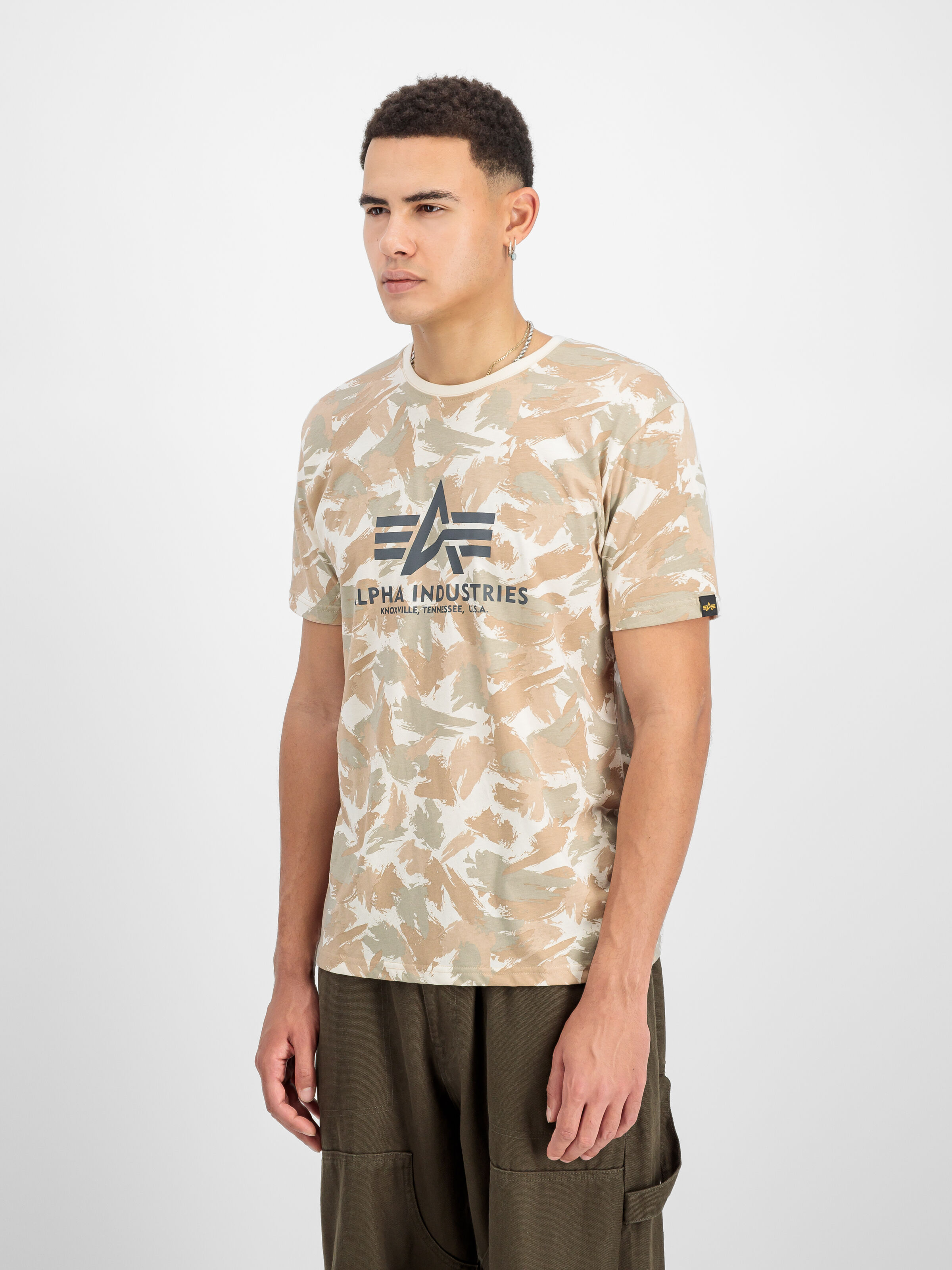 Basic Big Logo Camo T-Shirt sand camo 100501C_699_2_model_00002_183522