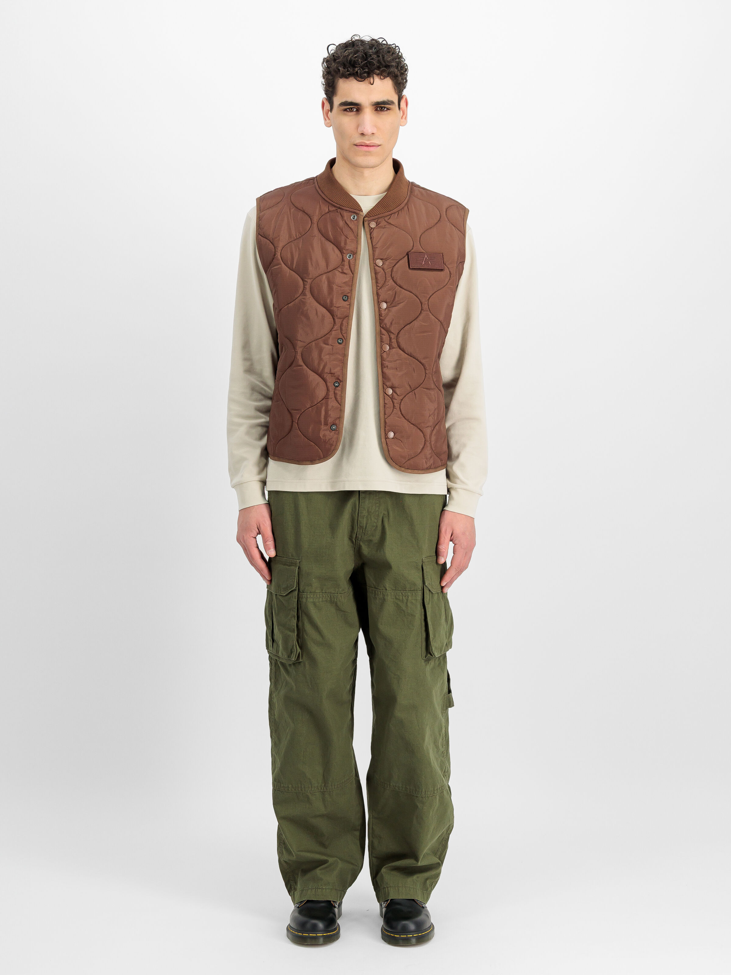 Q-1 Vest powder brown 266107_204_2_model_00001_228564