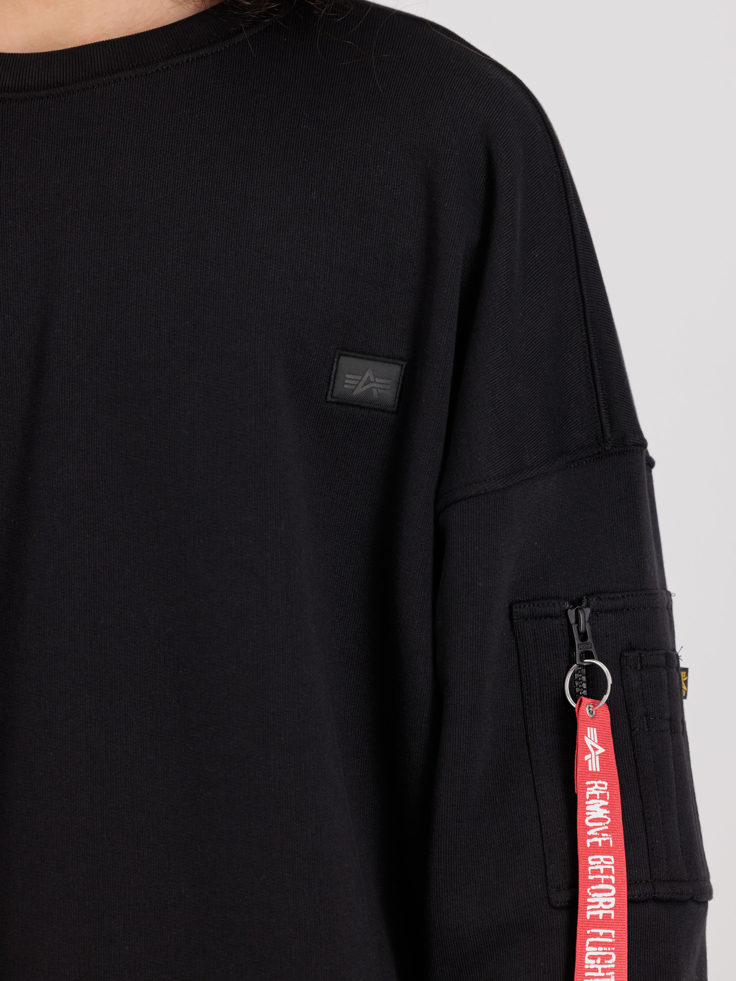 Alpha Essentials Rubber Logo Sweatshirt black 146303_03_3_detail_00001_99155