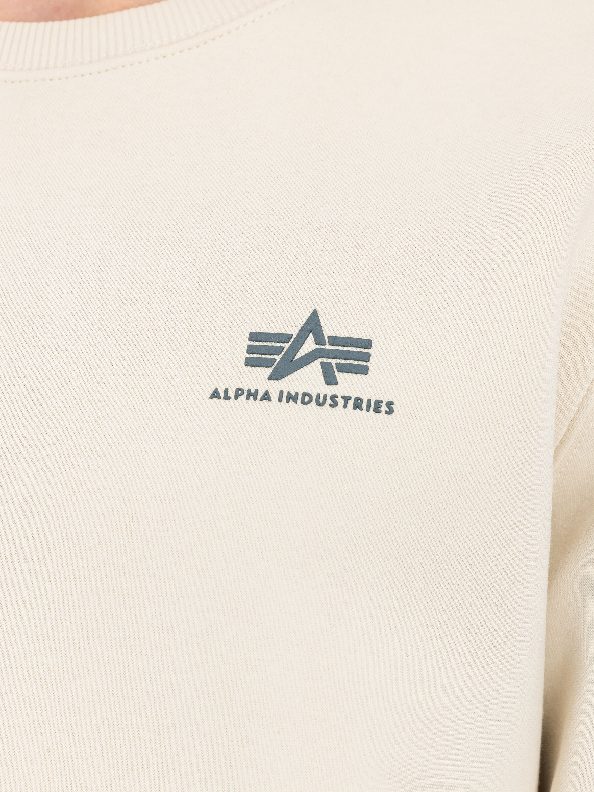 Basic Small Logo Sweatshirt jet stream white 188307_578_3_detail_00001_189479