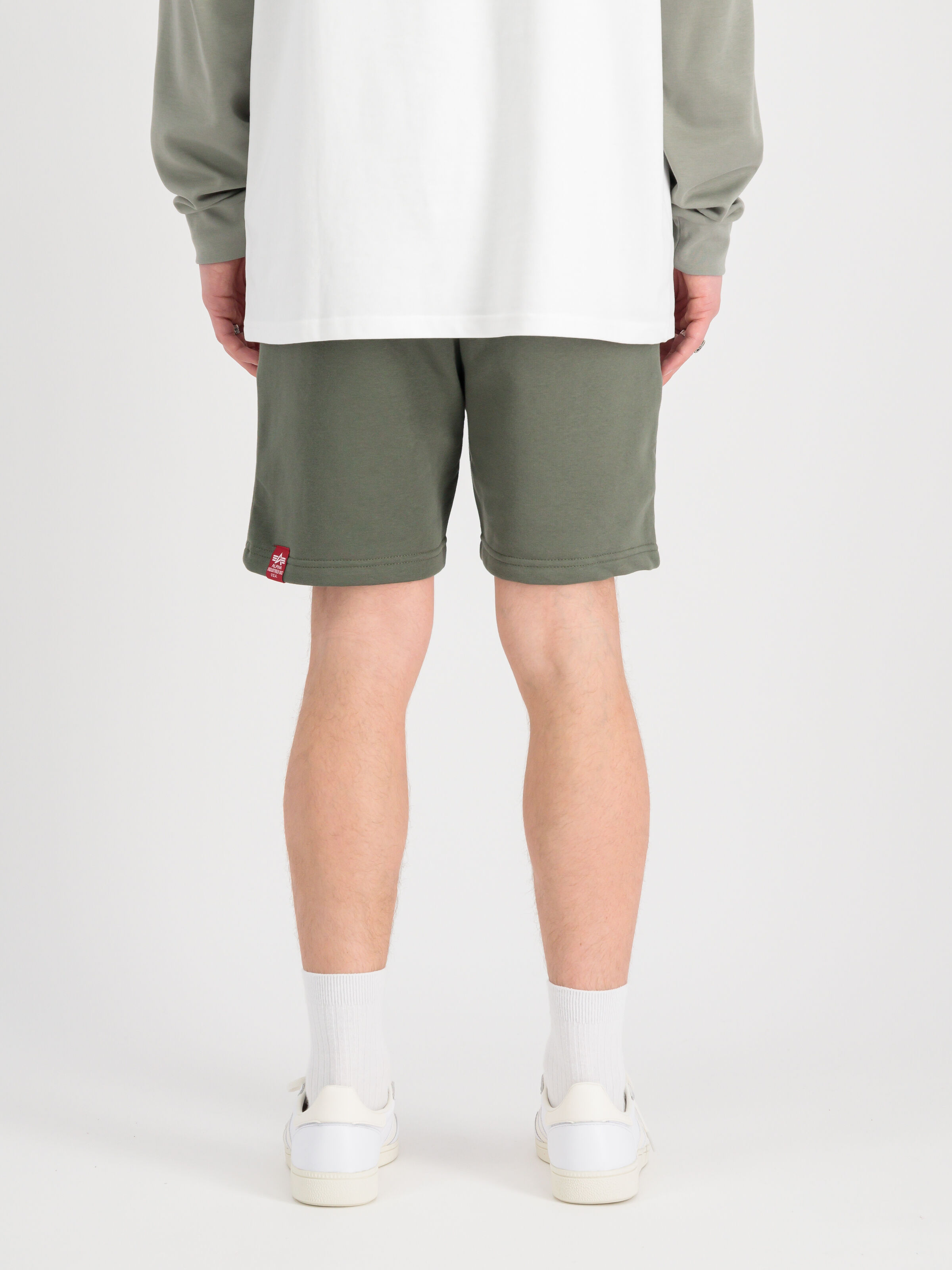 Alpha Puff Print Short dark olive 146365_142_2_model_00005_149479