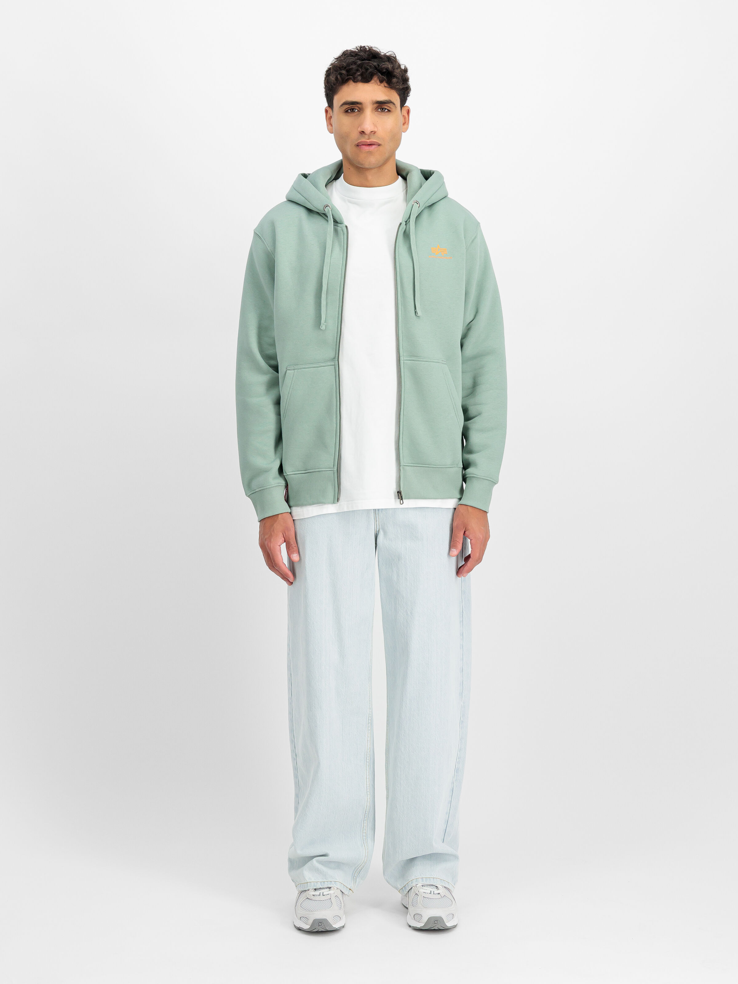 Basic Small Logo Zip Hoodie frost green 118342_30_2_model_00001_197173